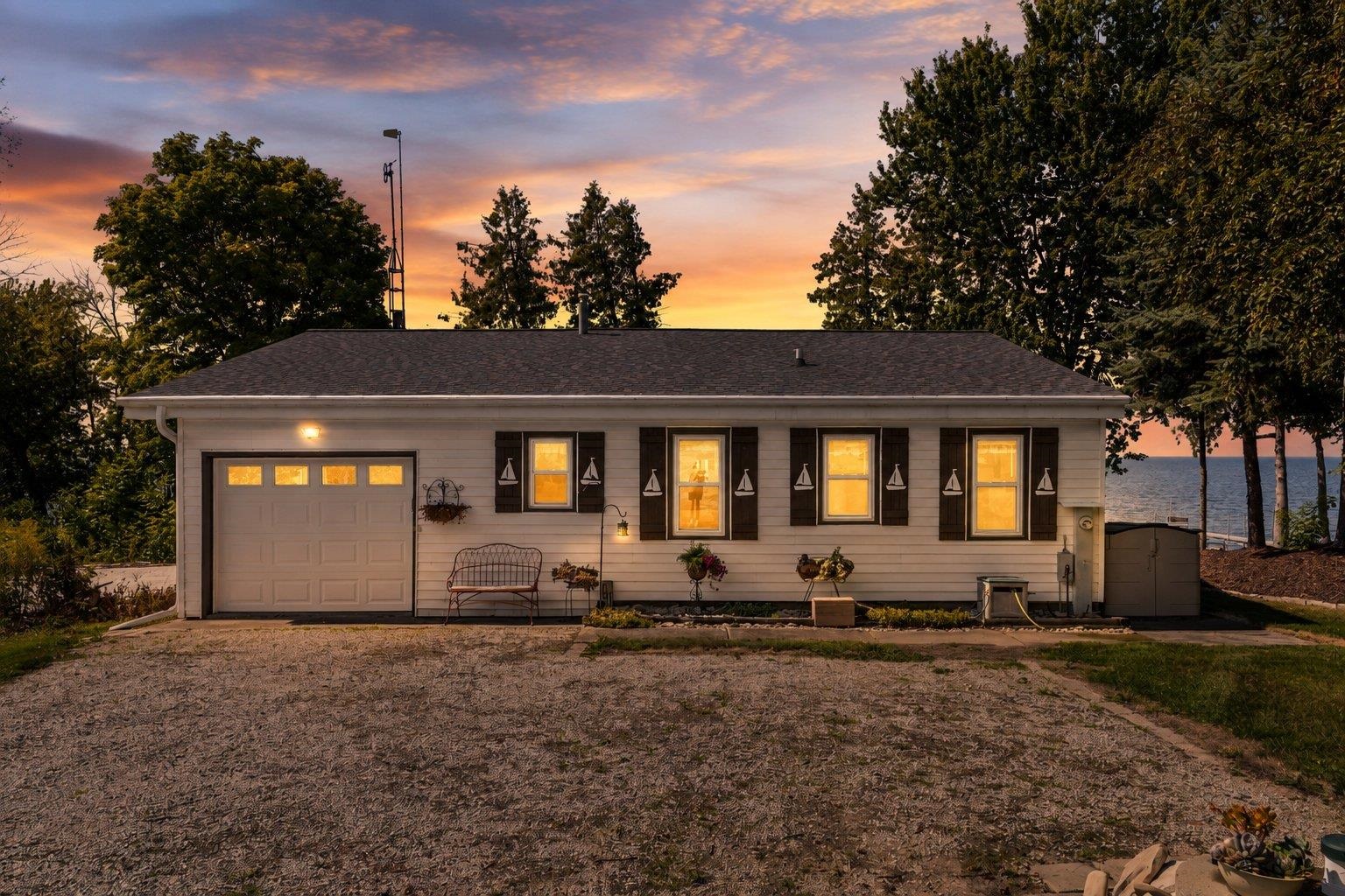 2737 BAY Road property preview photograph