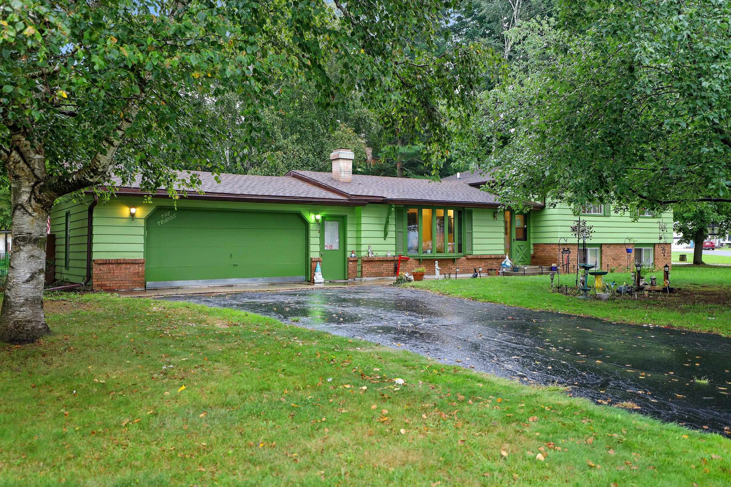 104 CRESTWOOD Court property preview photograph