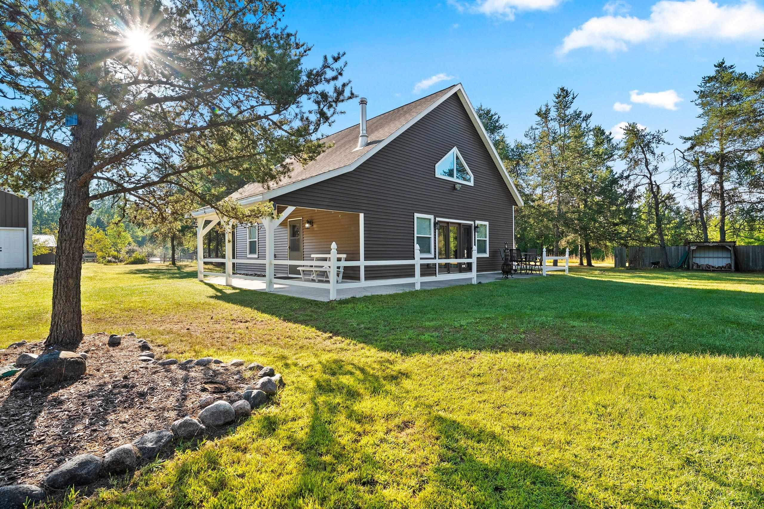 N11716 WHISPERING PINE Lane property preview photograph