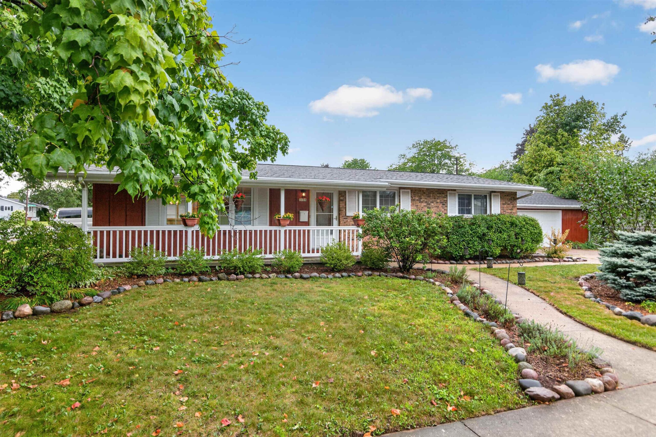 1135 WINDSOR Street property preview photograph