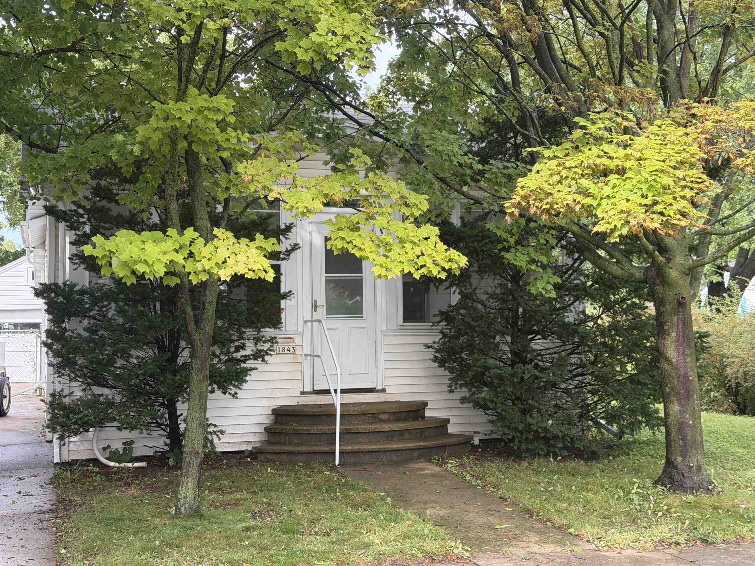 1843 HUBBARD Street property preview photograph