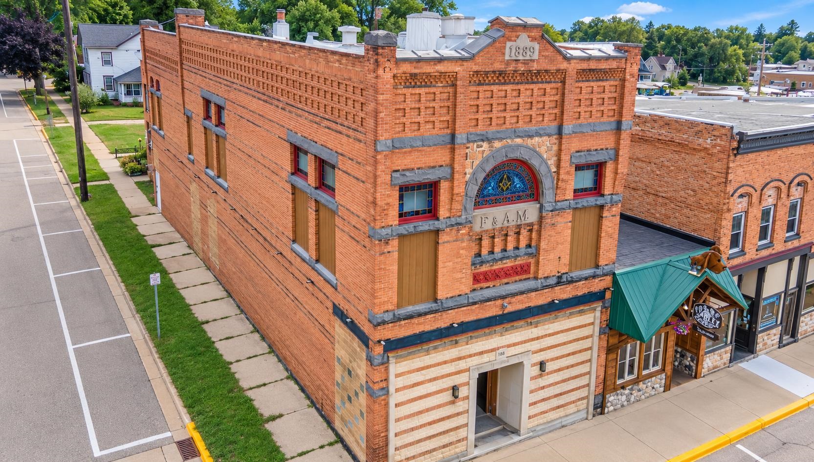124 E HURON Street property preview photograph
