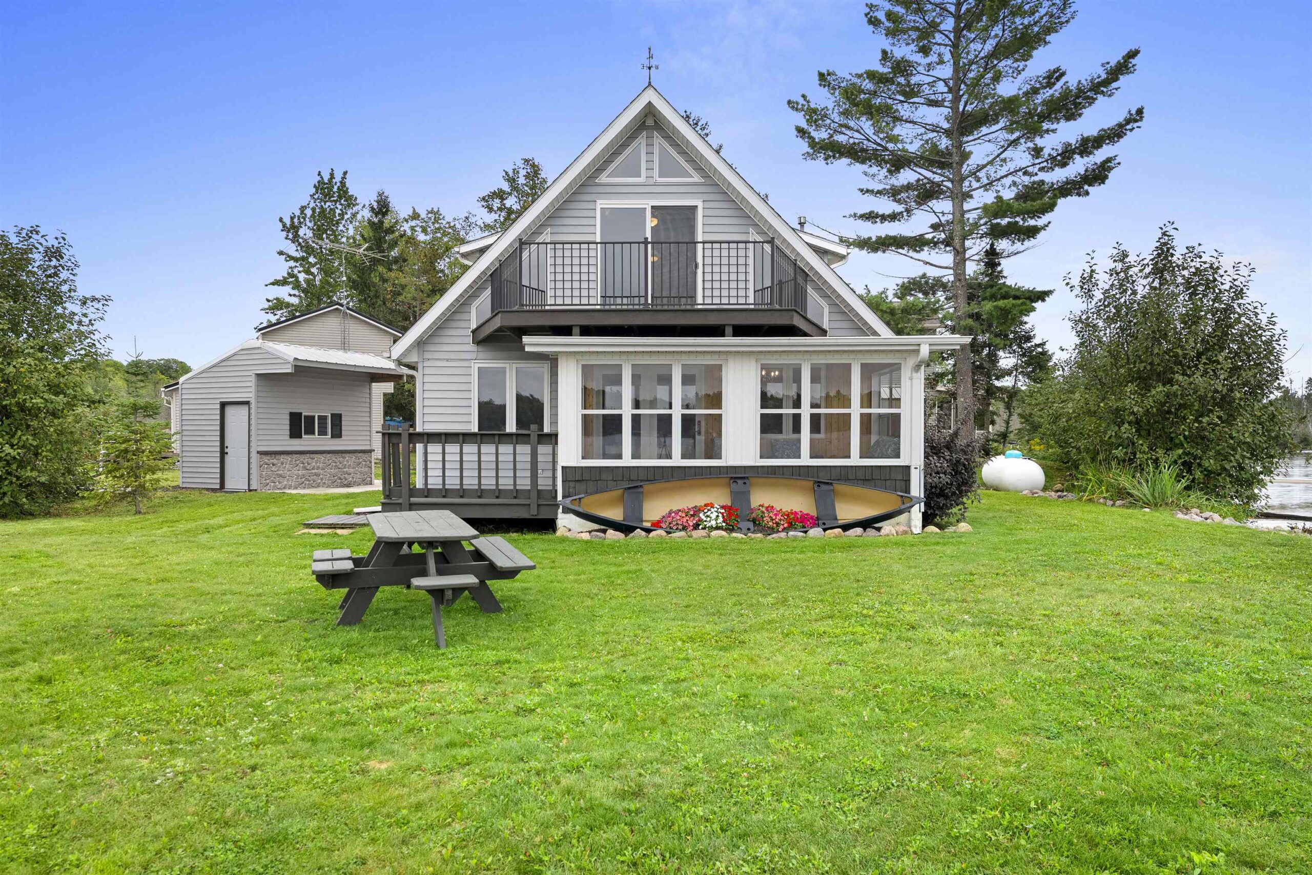741 BIRCH Lane property preview photograph