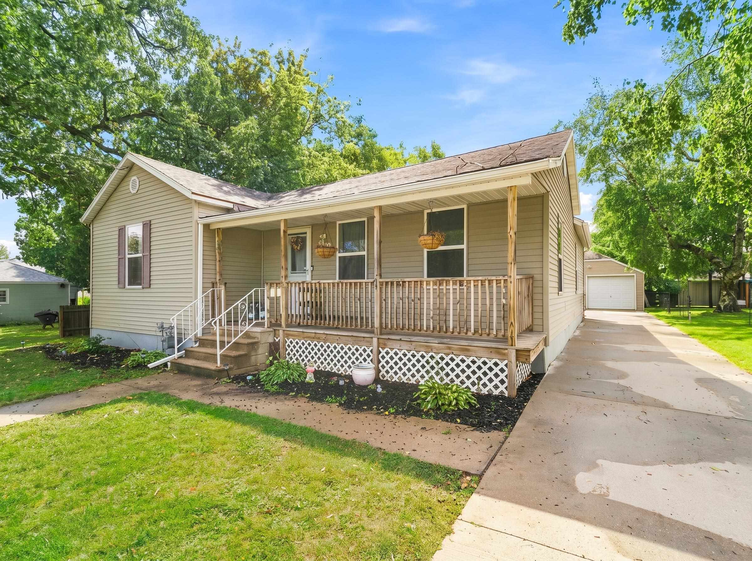 117 W CUSTER Avenue property preview photograph