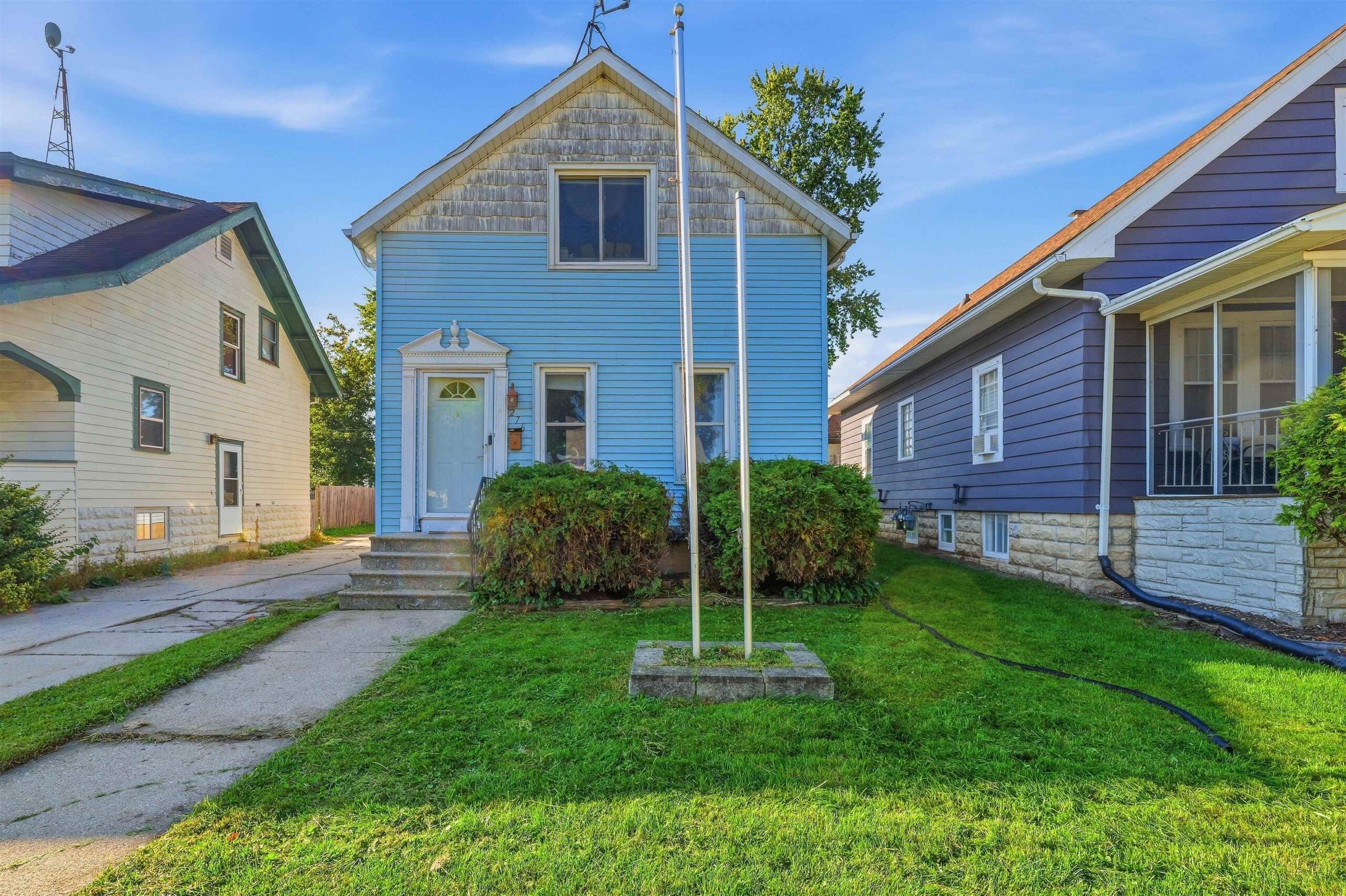 276 5TH Street property preview photograph