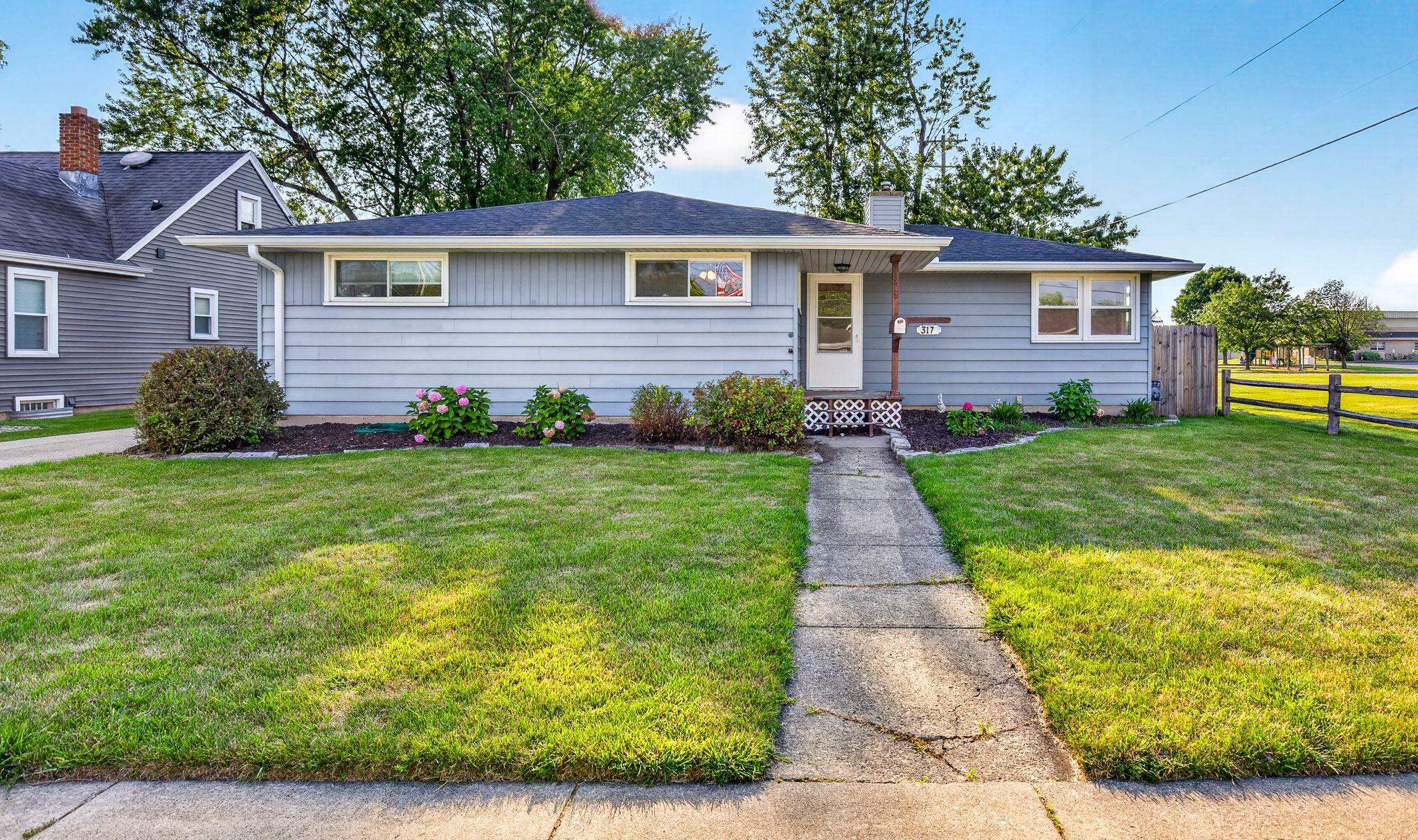 317 S WESTERN Avenue property preview photograph