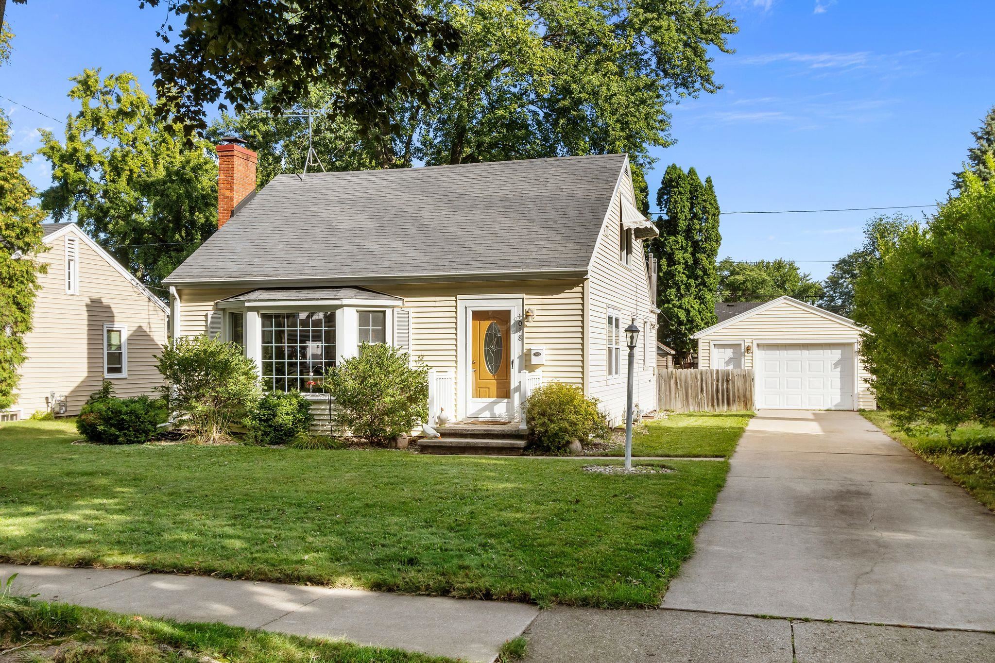 1018 E FRANCES Street property preview photograph