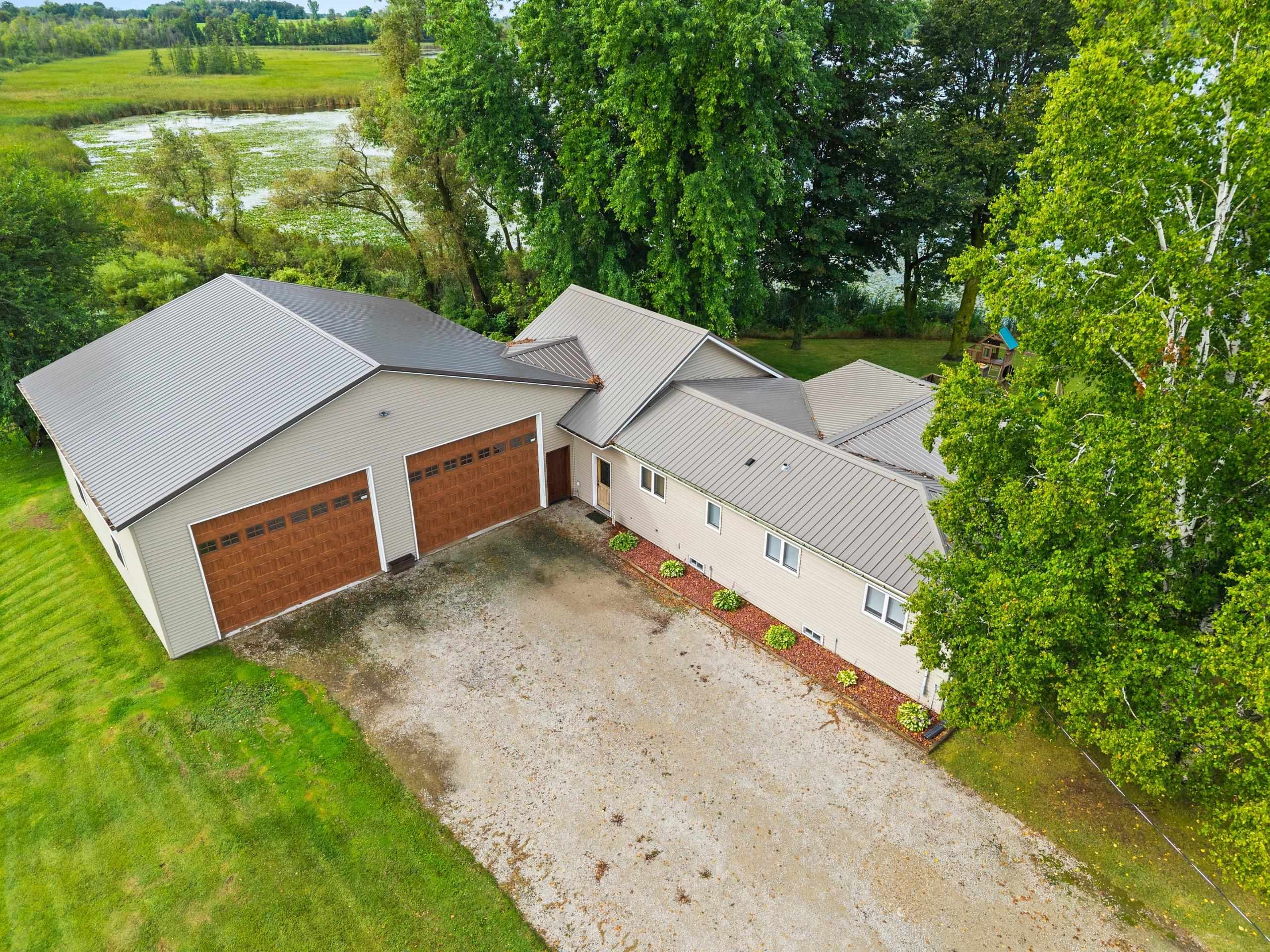W4105 LAKE Road property preview photograph