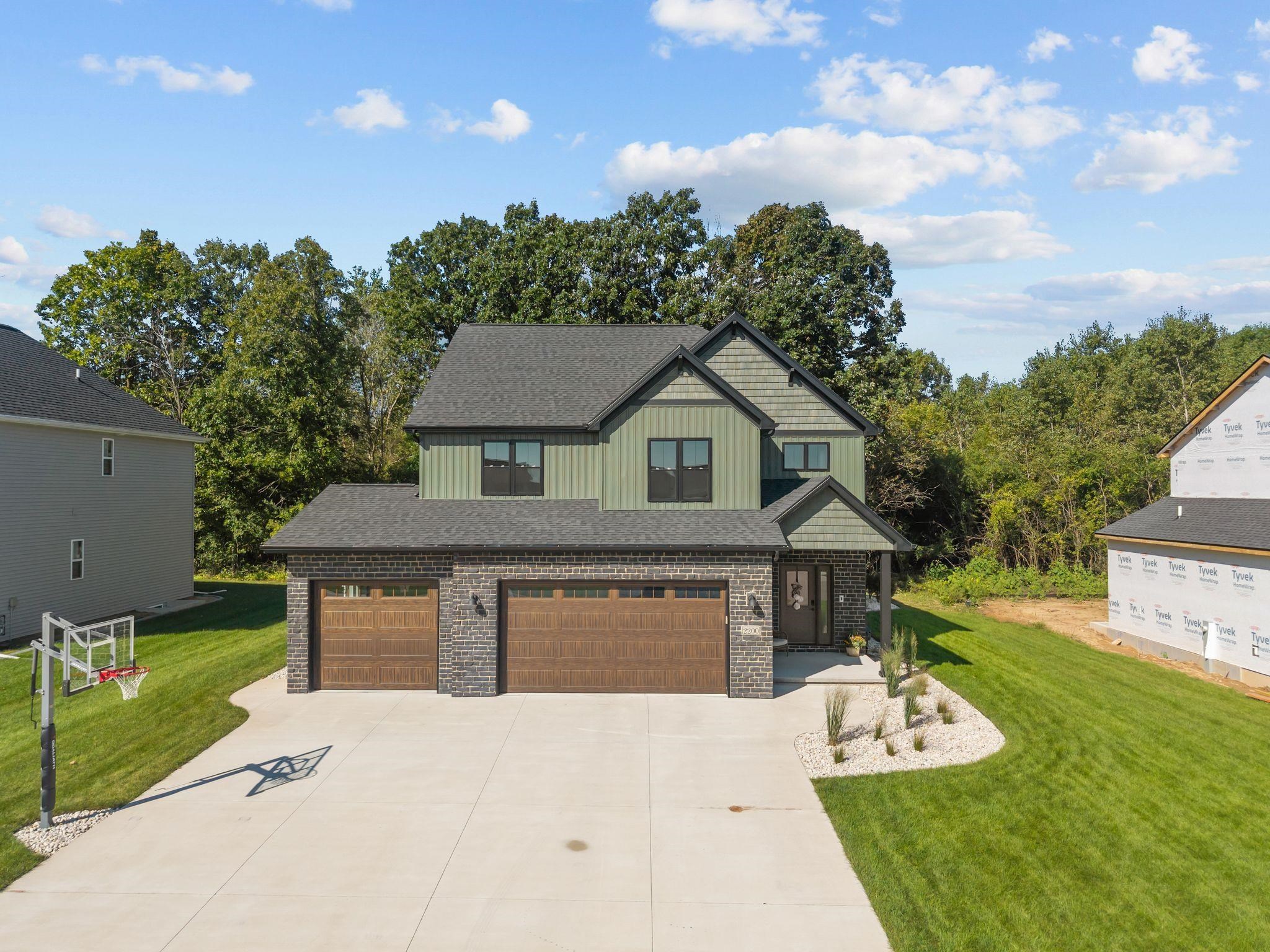 2200 SOFTWIND Road property preview photograph