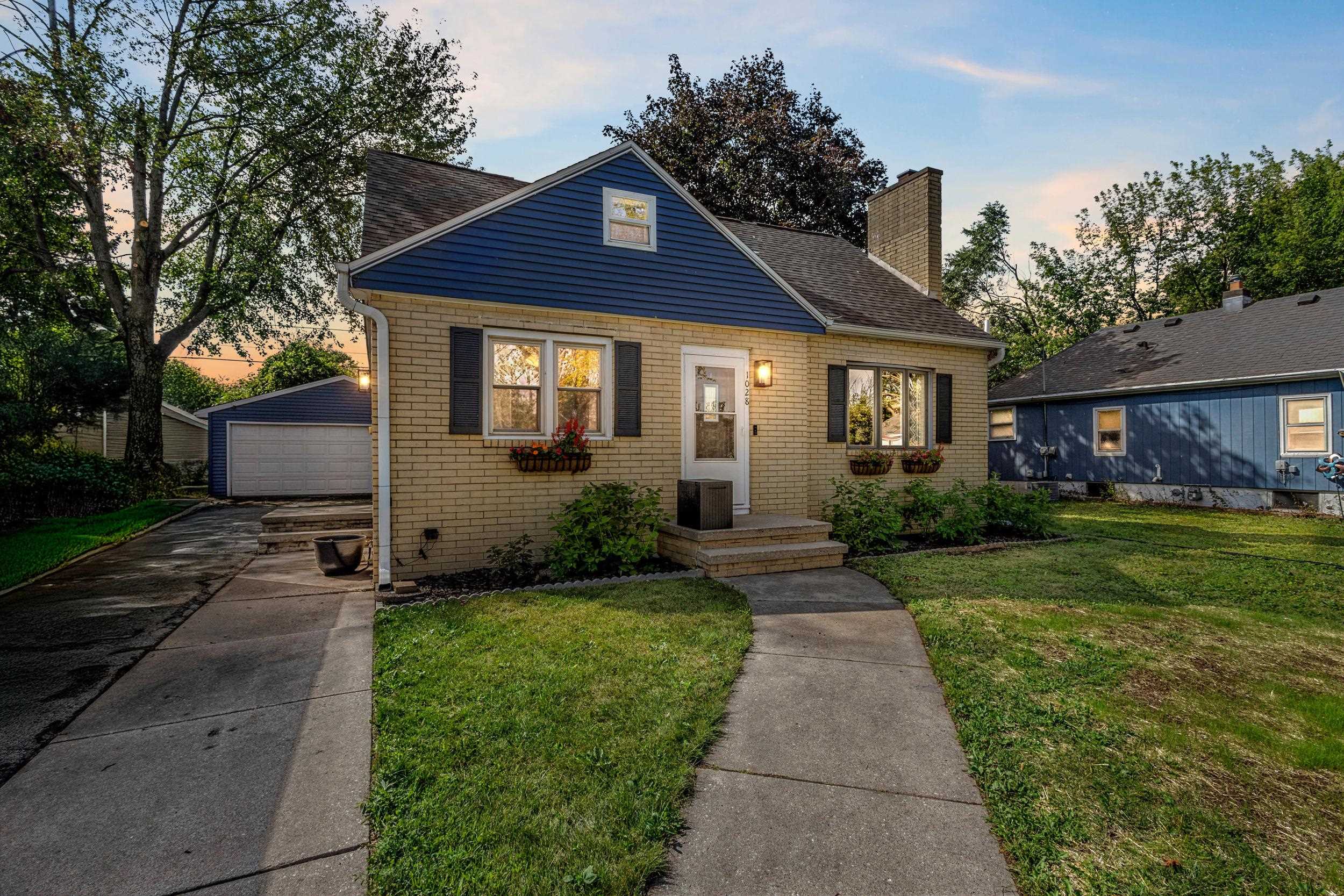 1028 MAYER Street property preview photograph