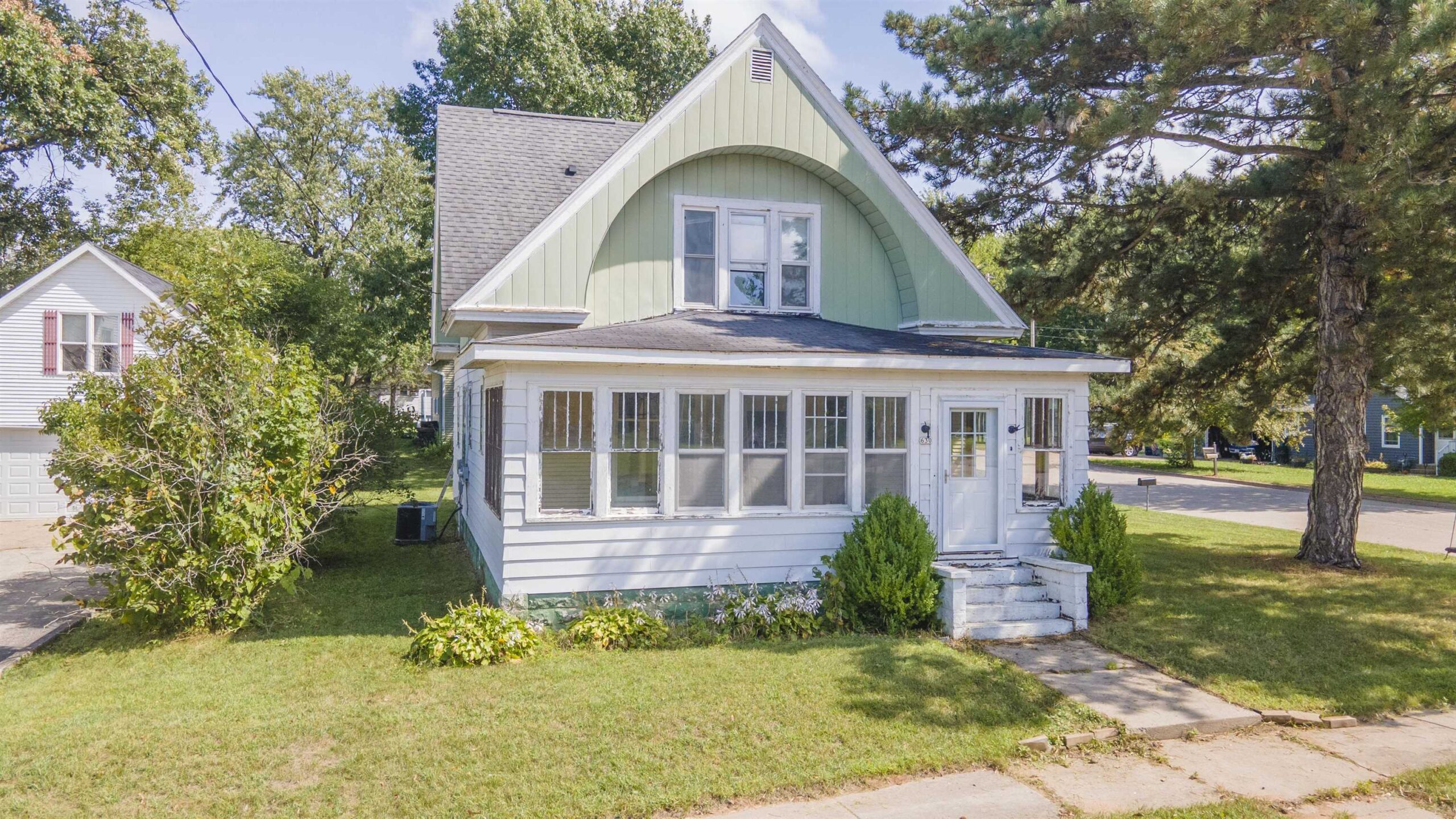 630 MILL Street property preview photograph