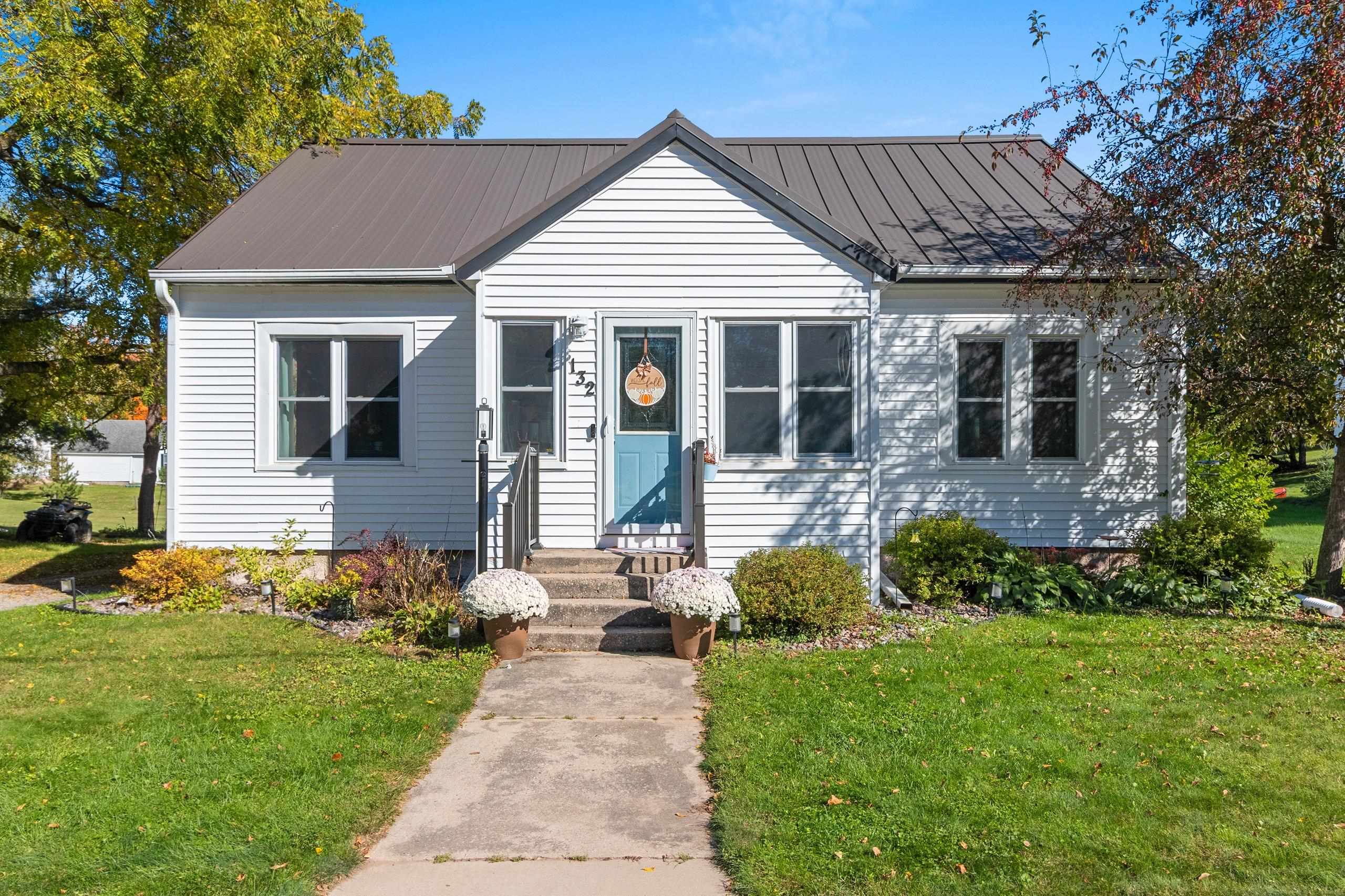 132 S BIRCH Avenue property preview photograph