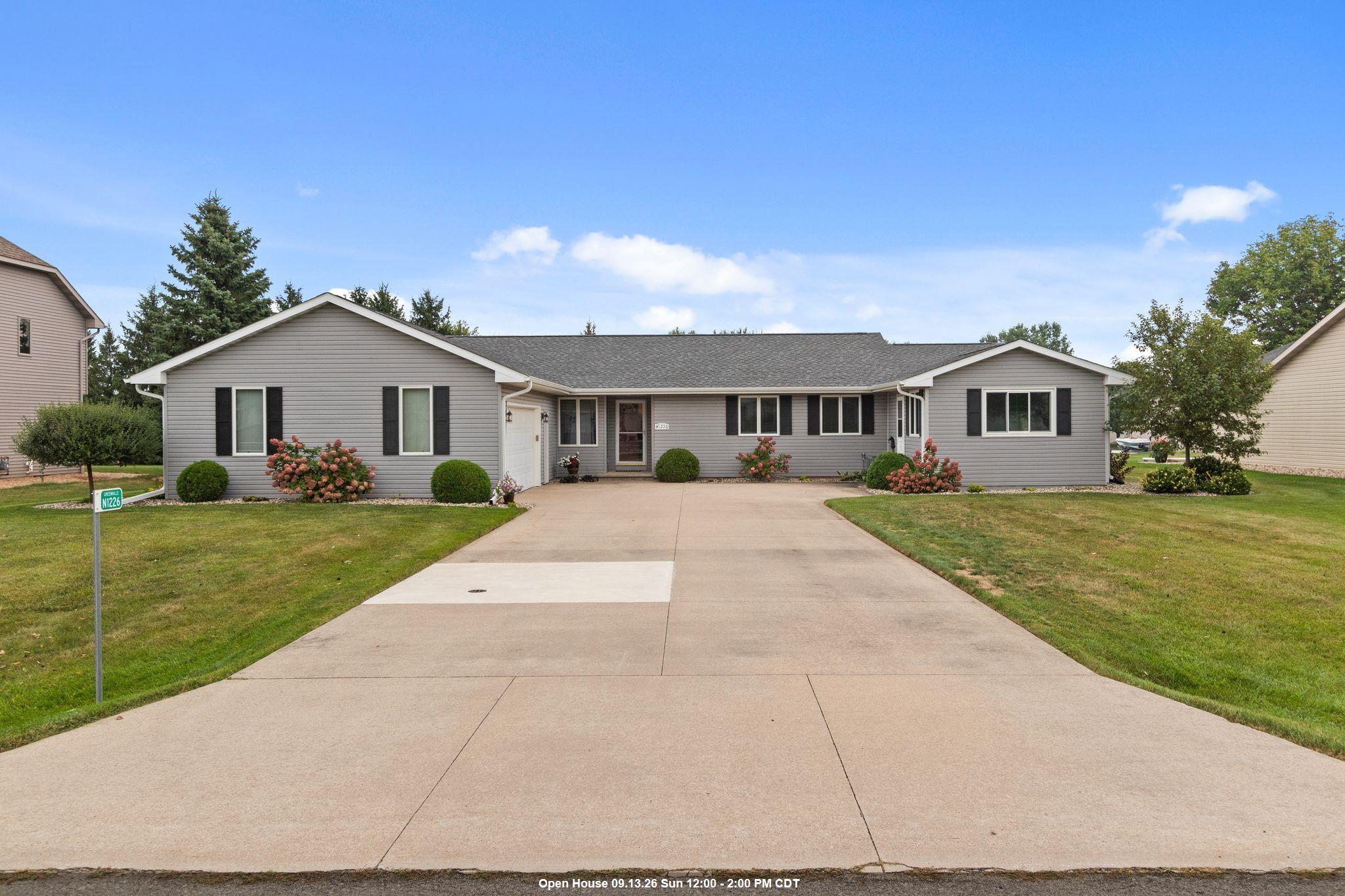 N1226 THRUSH Drive property preview photograph