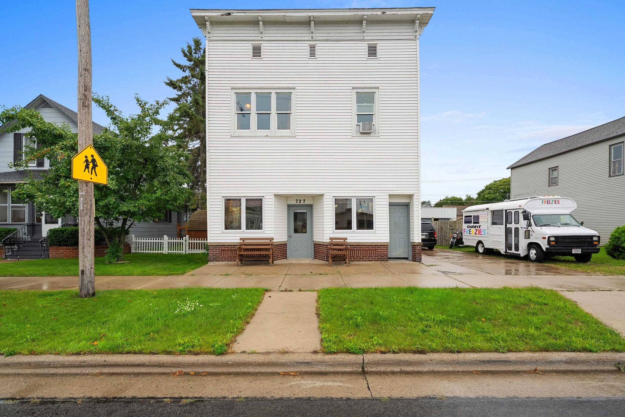 727 MAIN Street property preview photograph