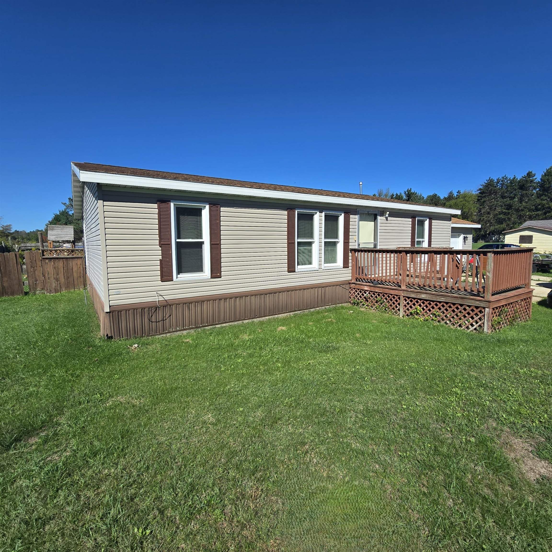 N1273 R-3 Drive property preview photograph