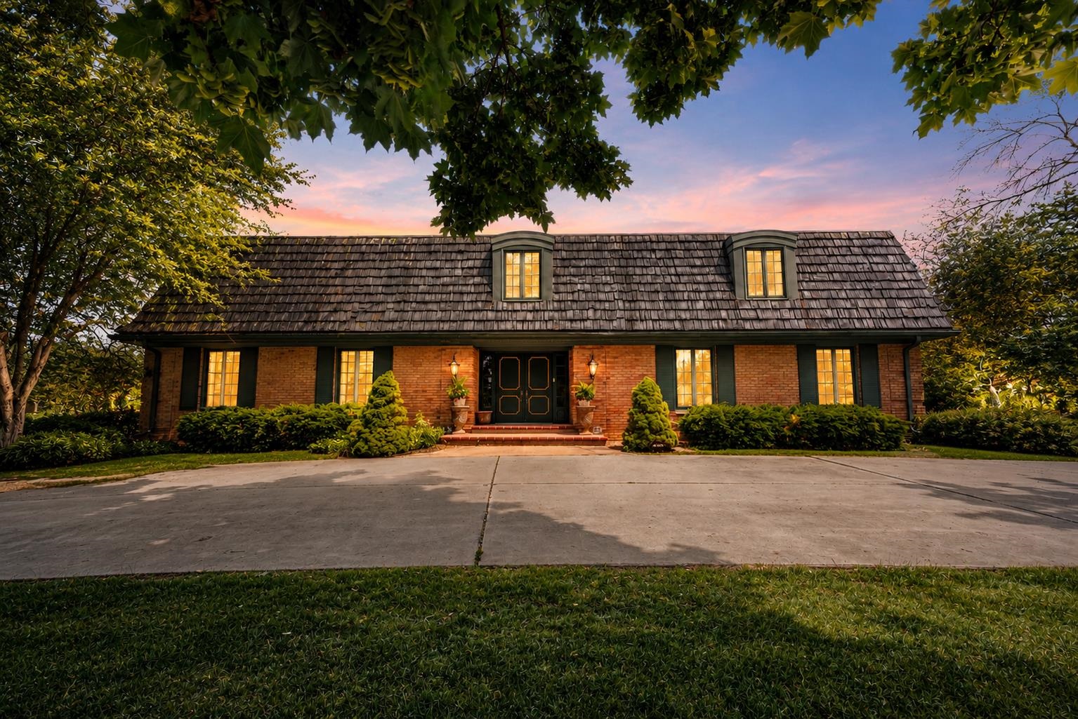 675 SUNSET Circle property preview photograph