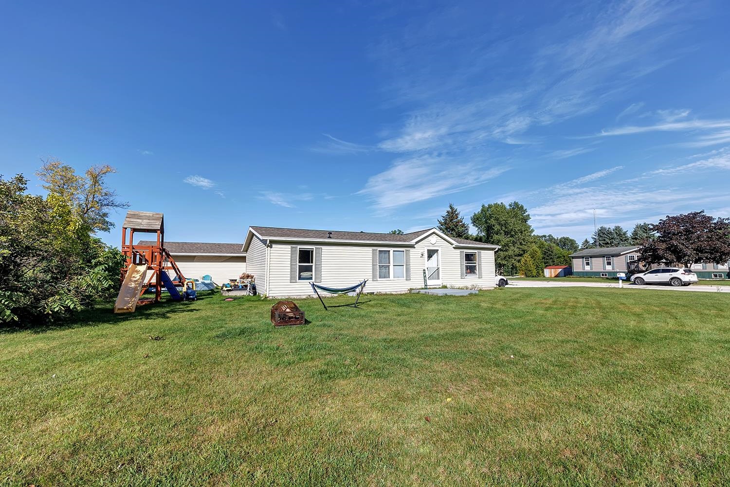 271 W MAIN Street property preview photograph