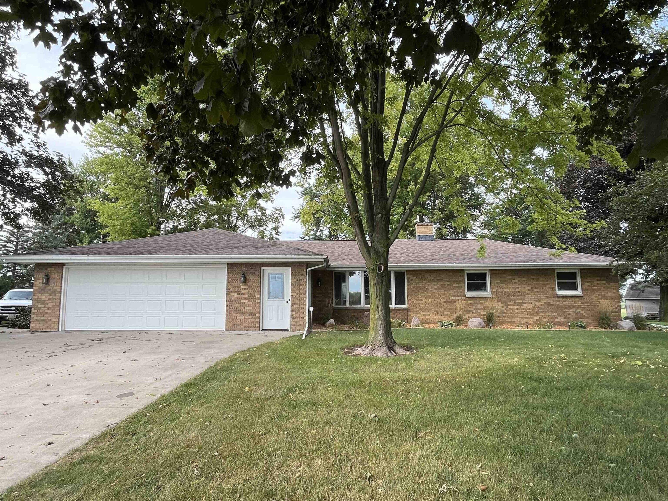 W2226 HICKORY Drive property preview photograph