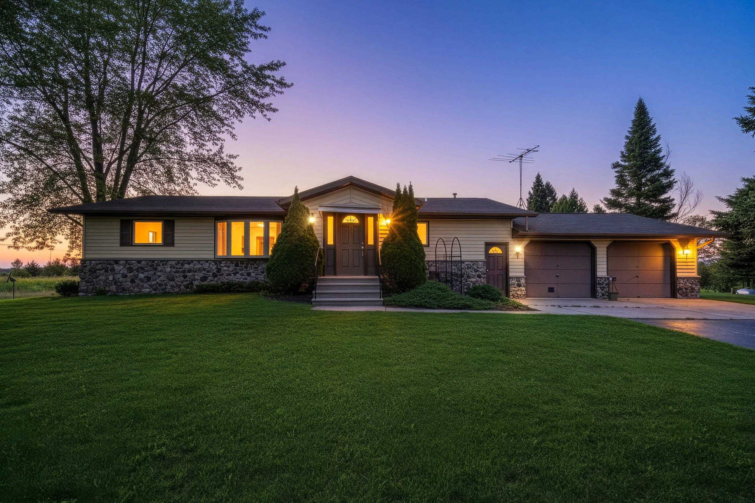 W2450 RIVER BEND Lane property preview photograph