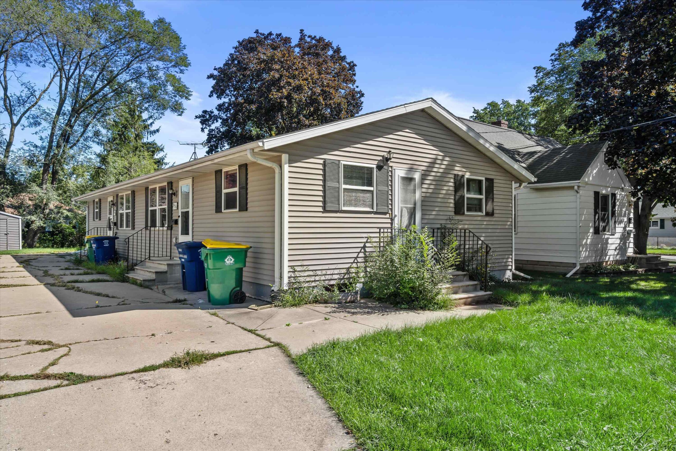 956 LANGLADE Avenue property preview photograph