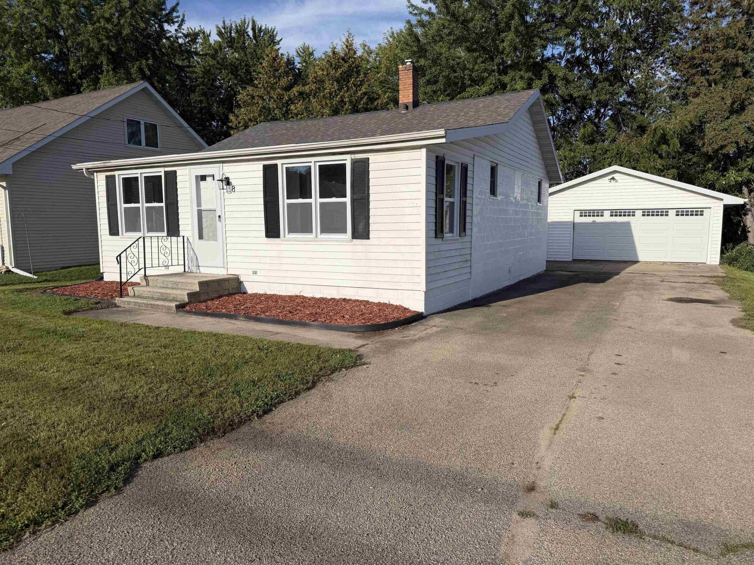 8 S 5TH Street property preview photograph