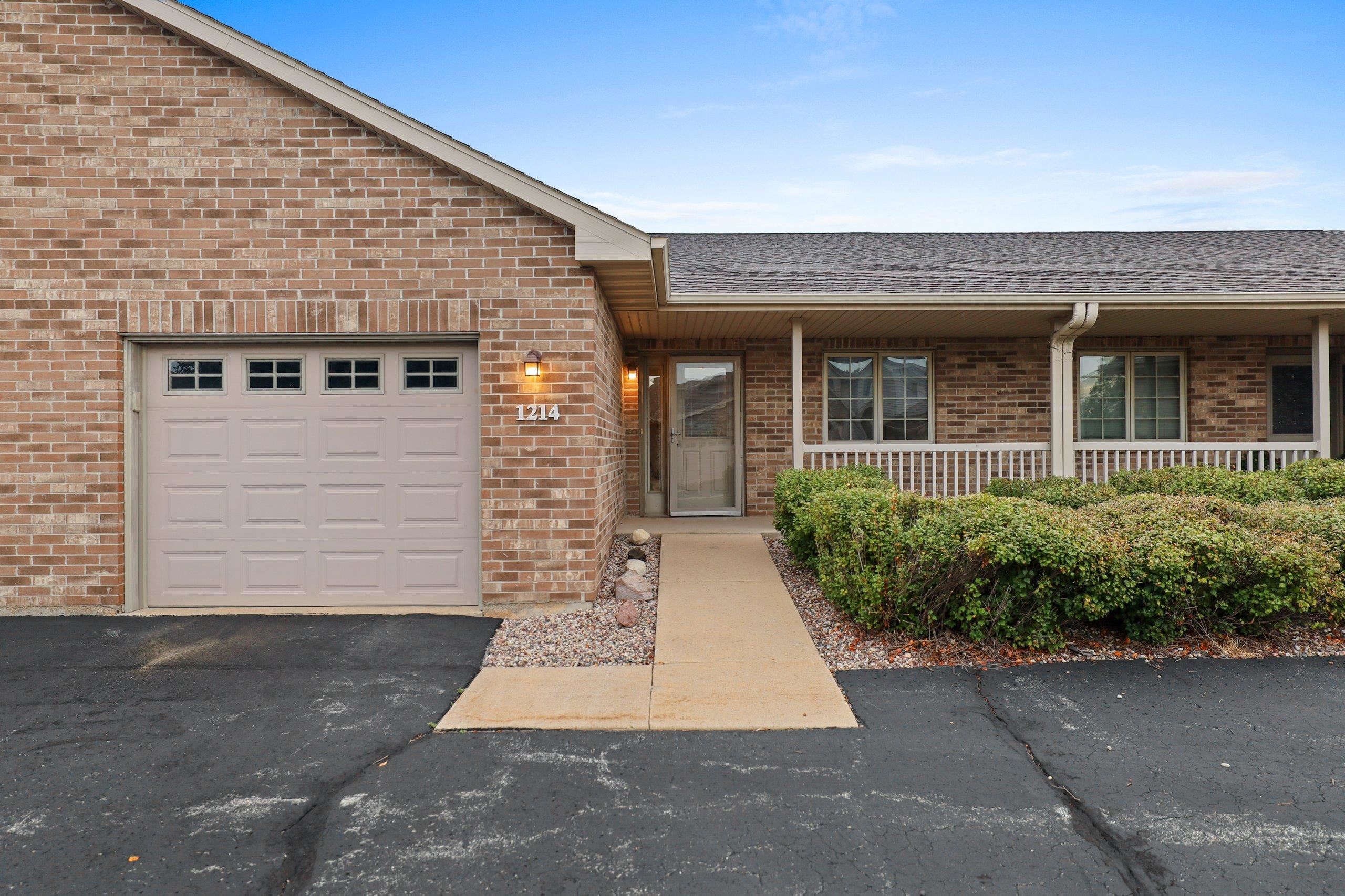 1214 POND VIEW Circle property preview photograph
