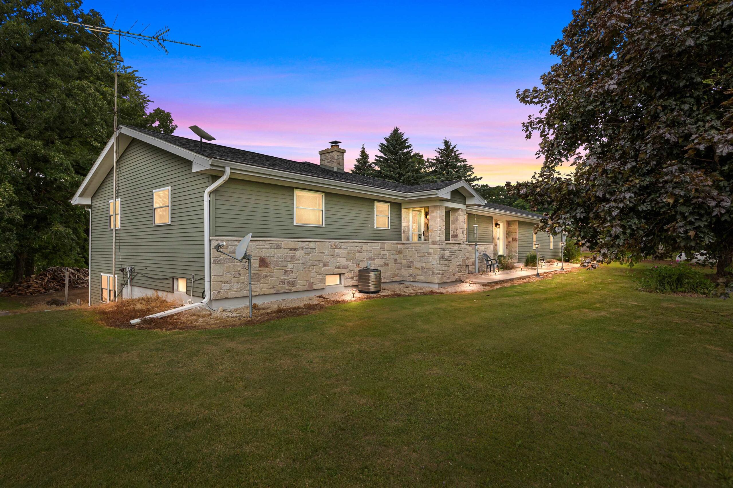 N6004 COUNTY ROAD UU property preview photograph