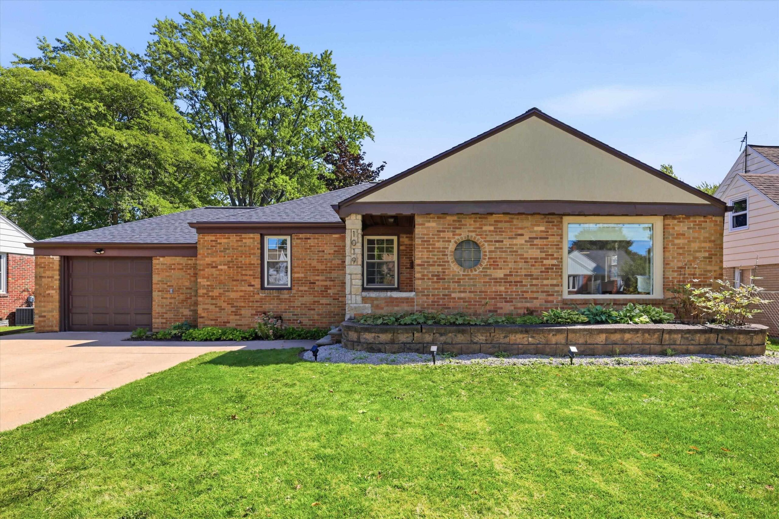 1019 REDWOOD Drive property preview photograph