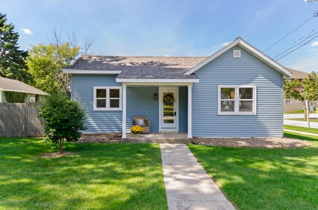 402 4TH Street property preview photograph