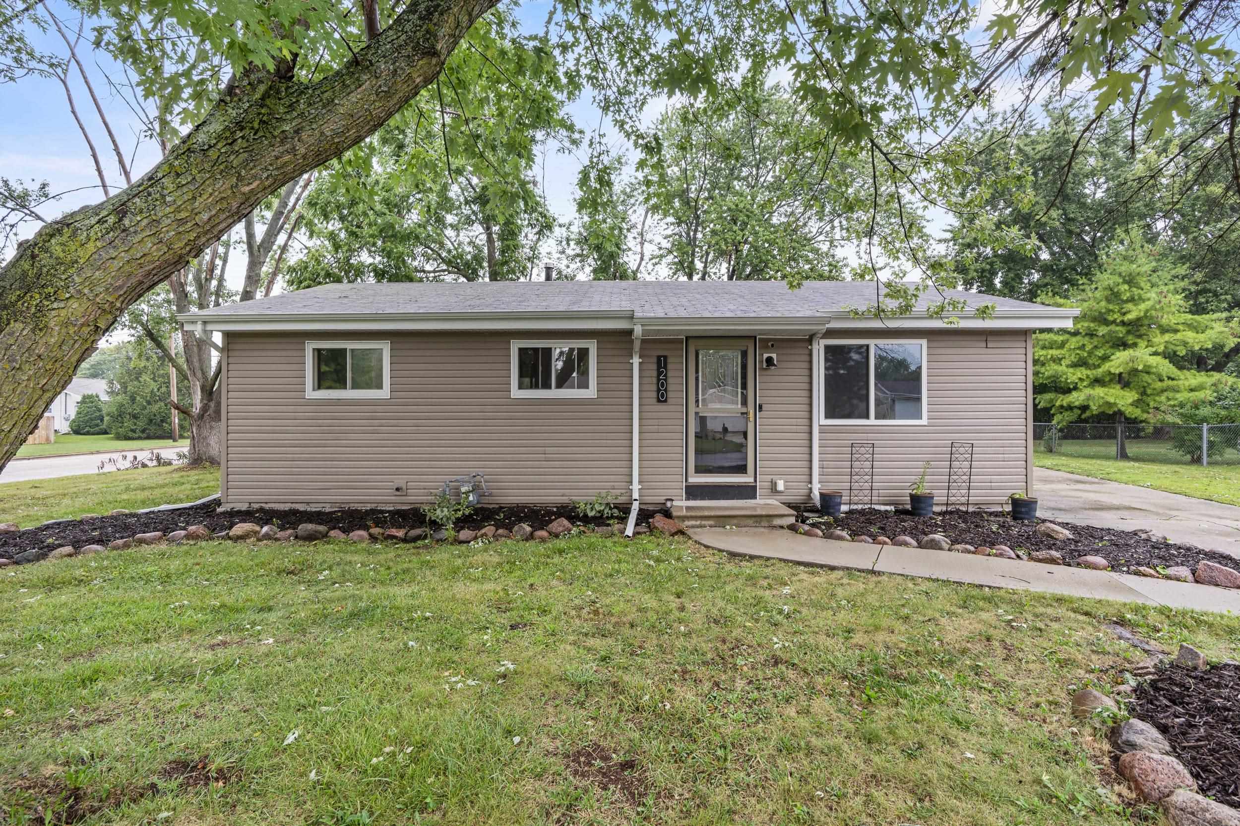 1200 FIELDCREST Drive property preview photograph