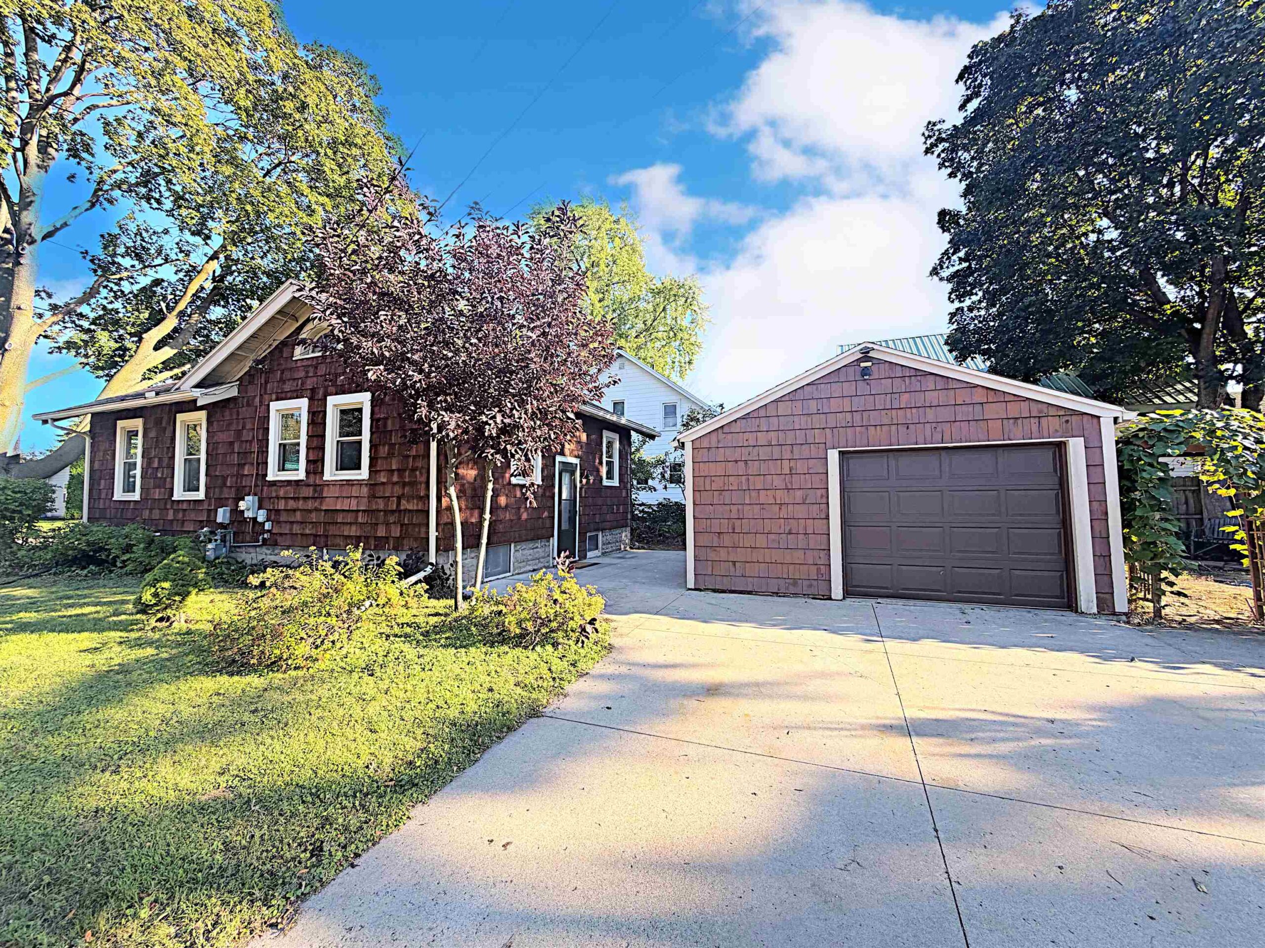 1325 WISCONSIN Street property preview photograph