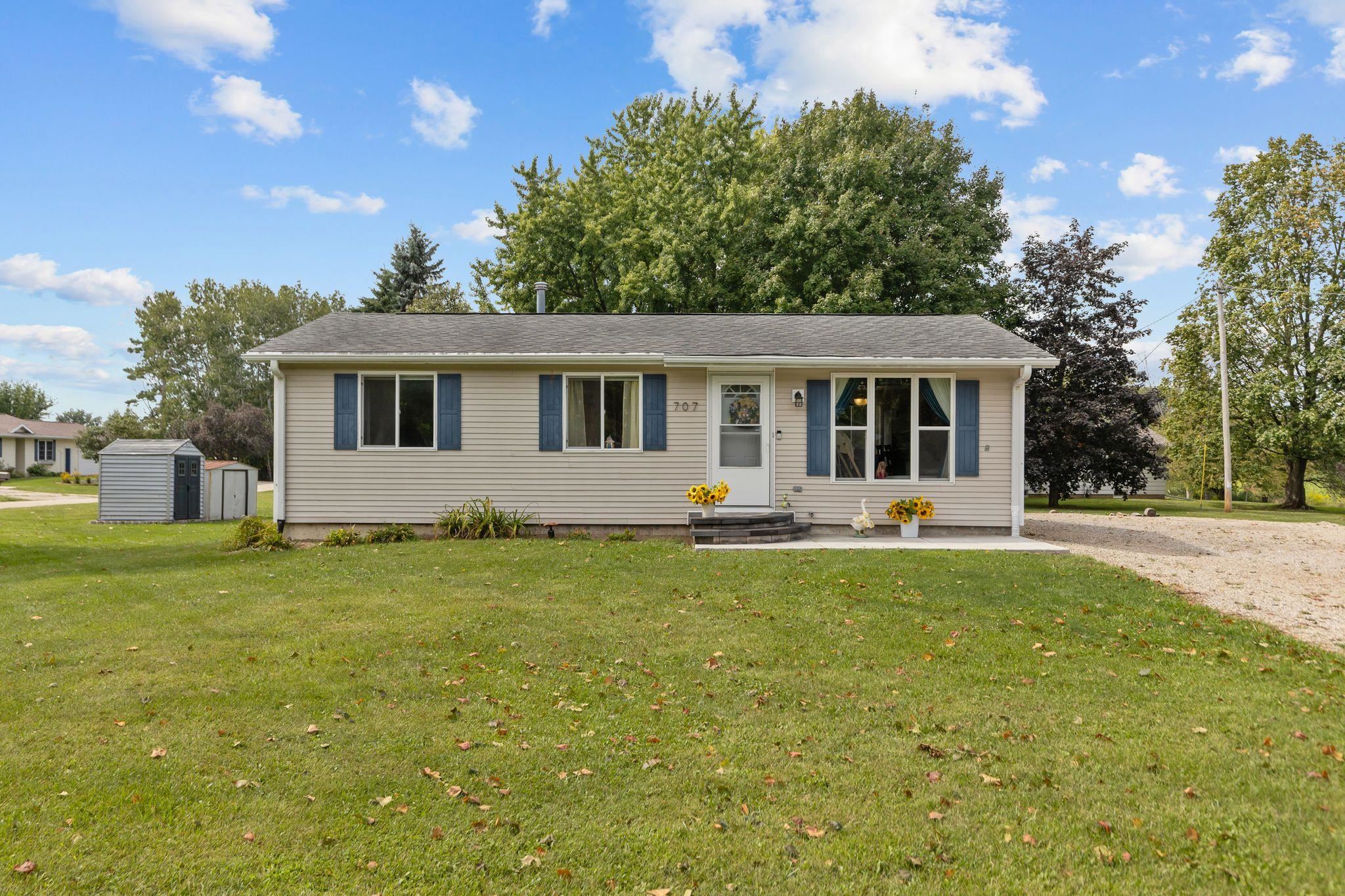 707 CASTELLO Street property preview photograph