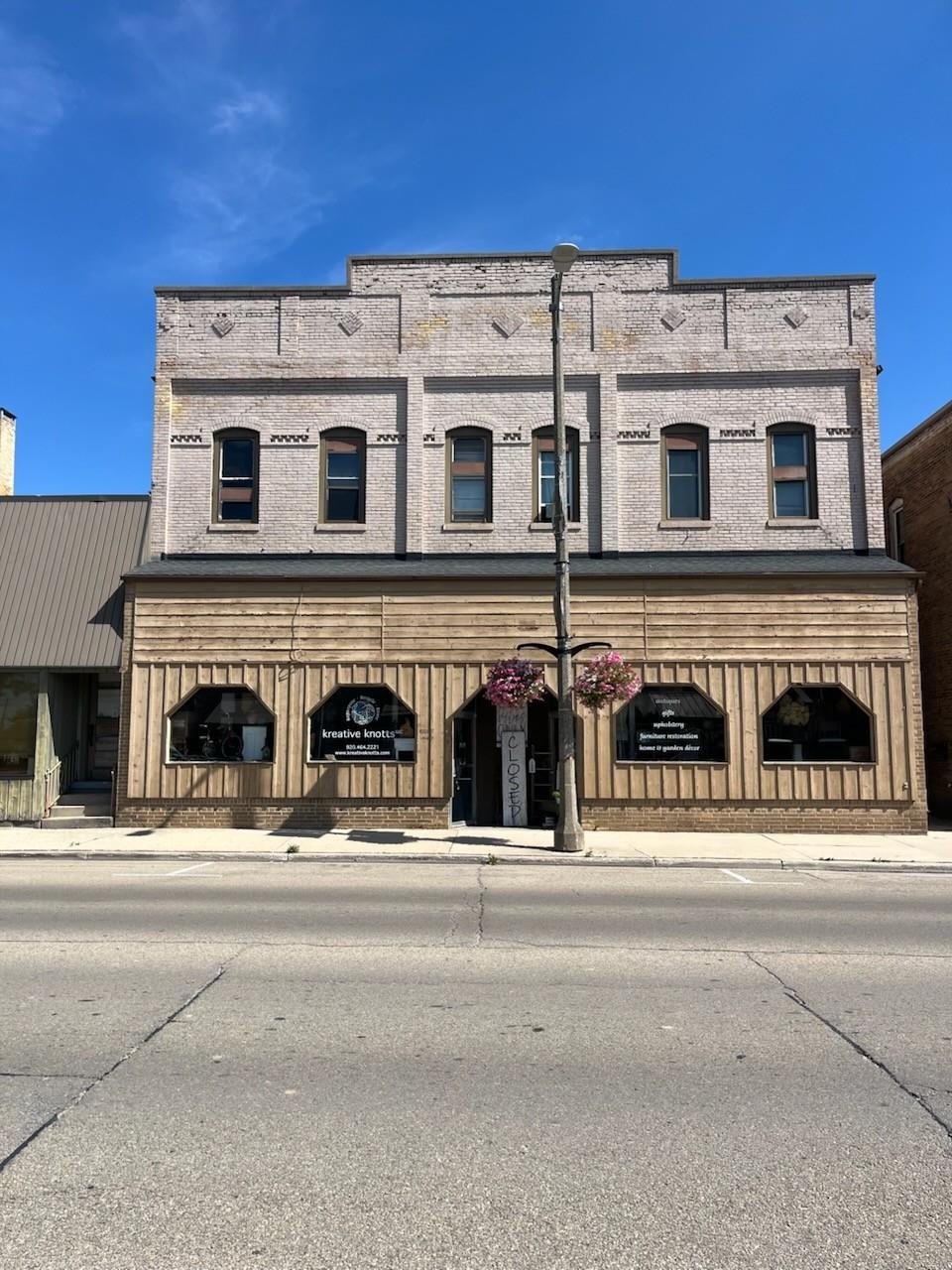 208 N MAIN Street property preview photograph
