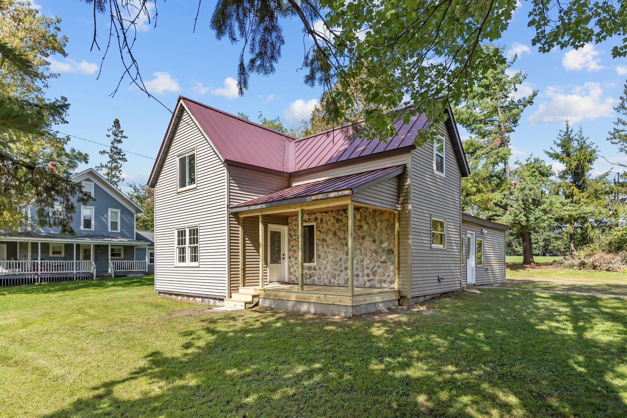 160 MILL Streets property preview photograph