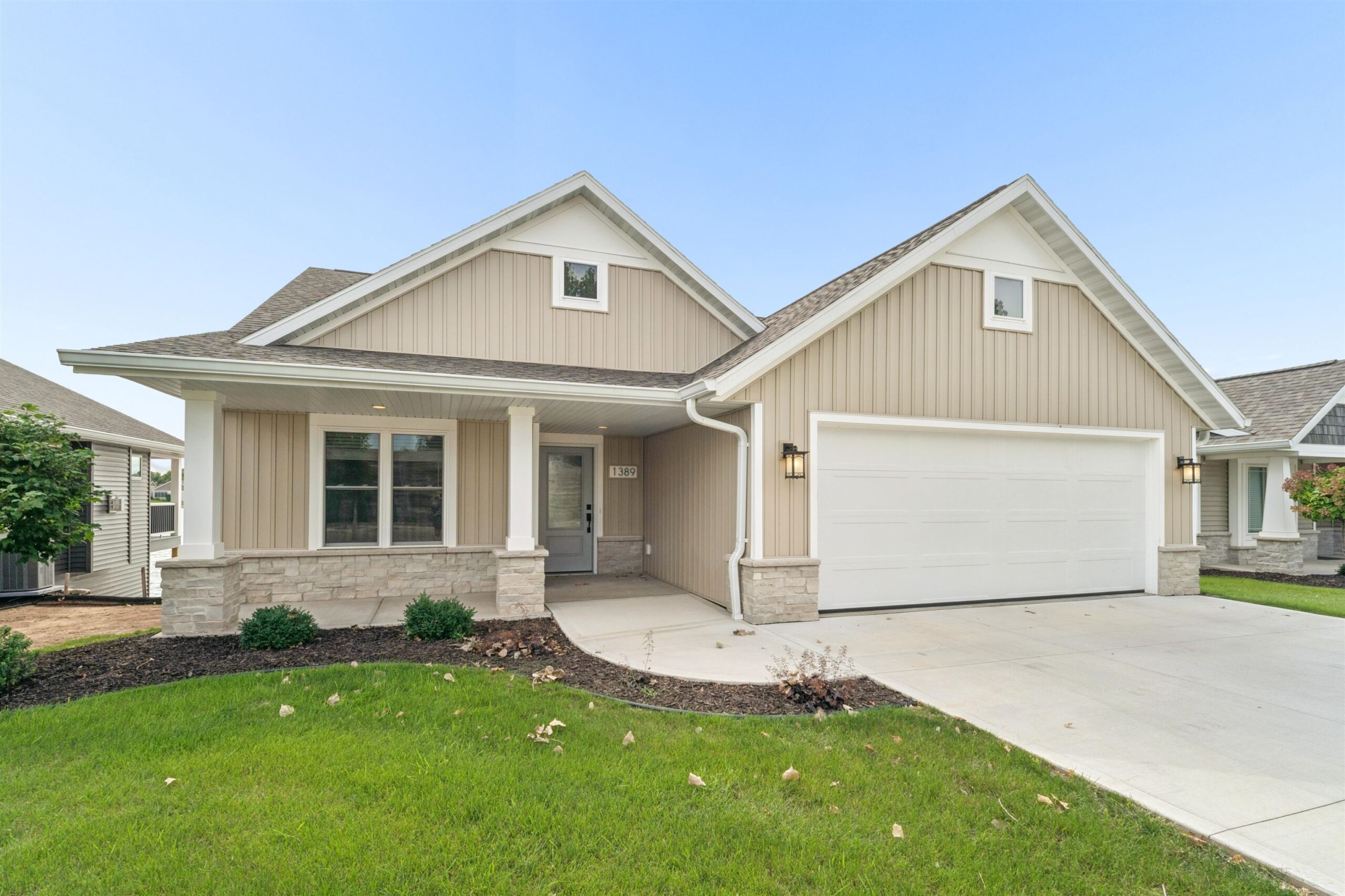 1389 PRAIRIE LAKE Circle property preview photograph