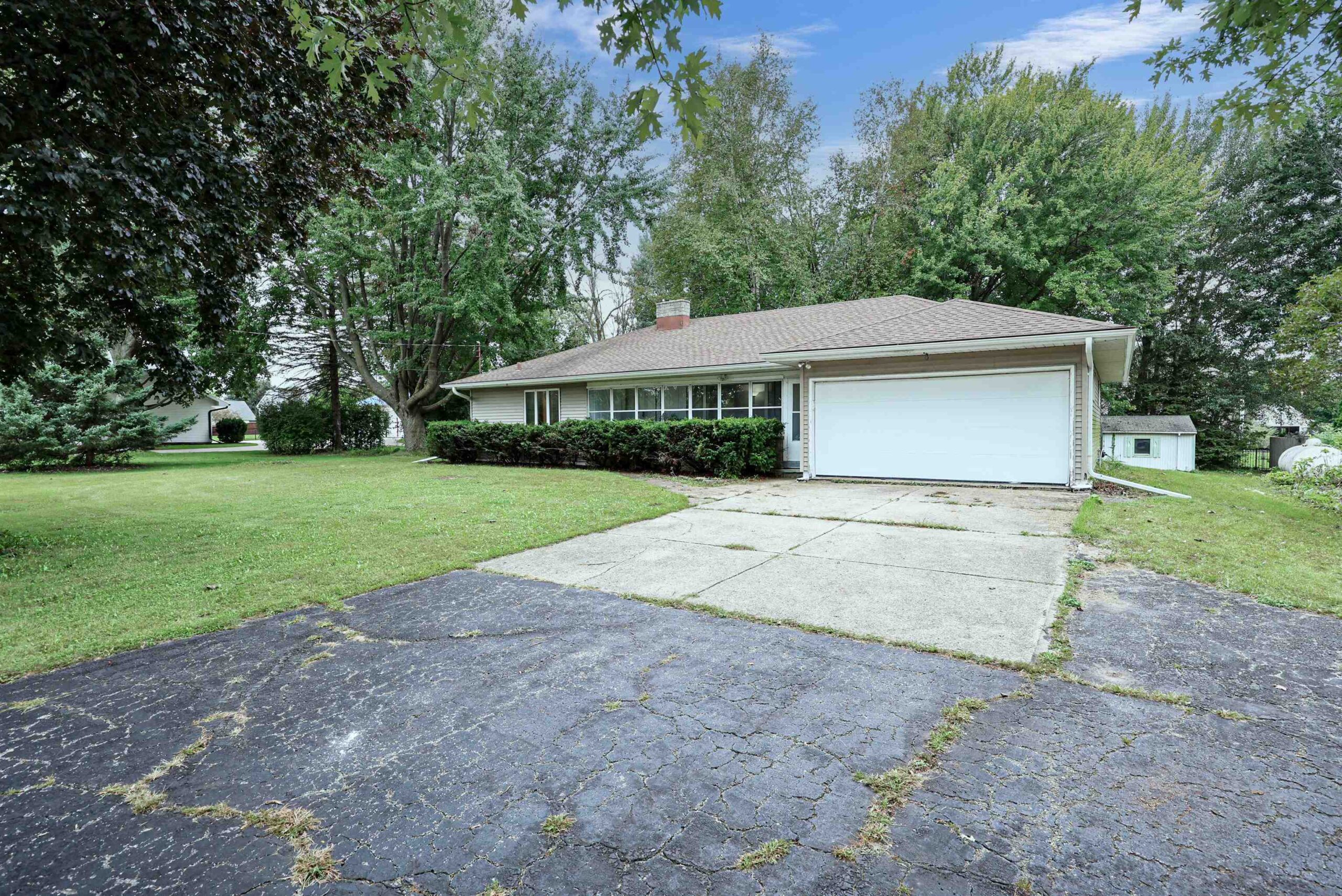 4939 N MEADE Street property preview photograph