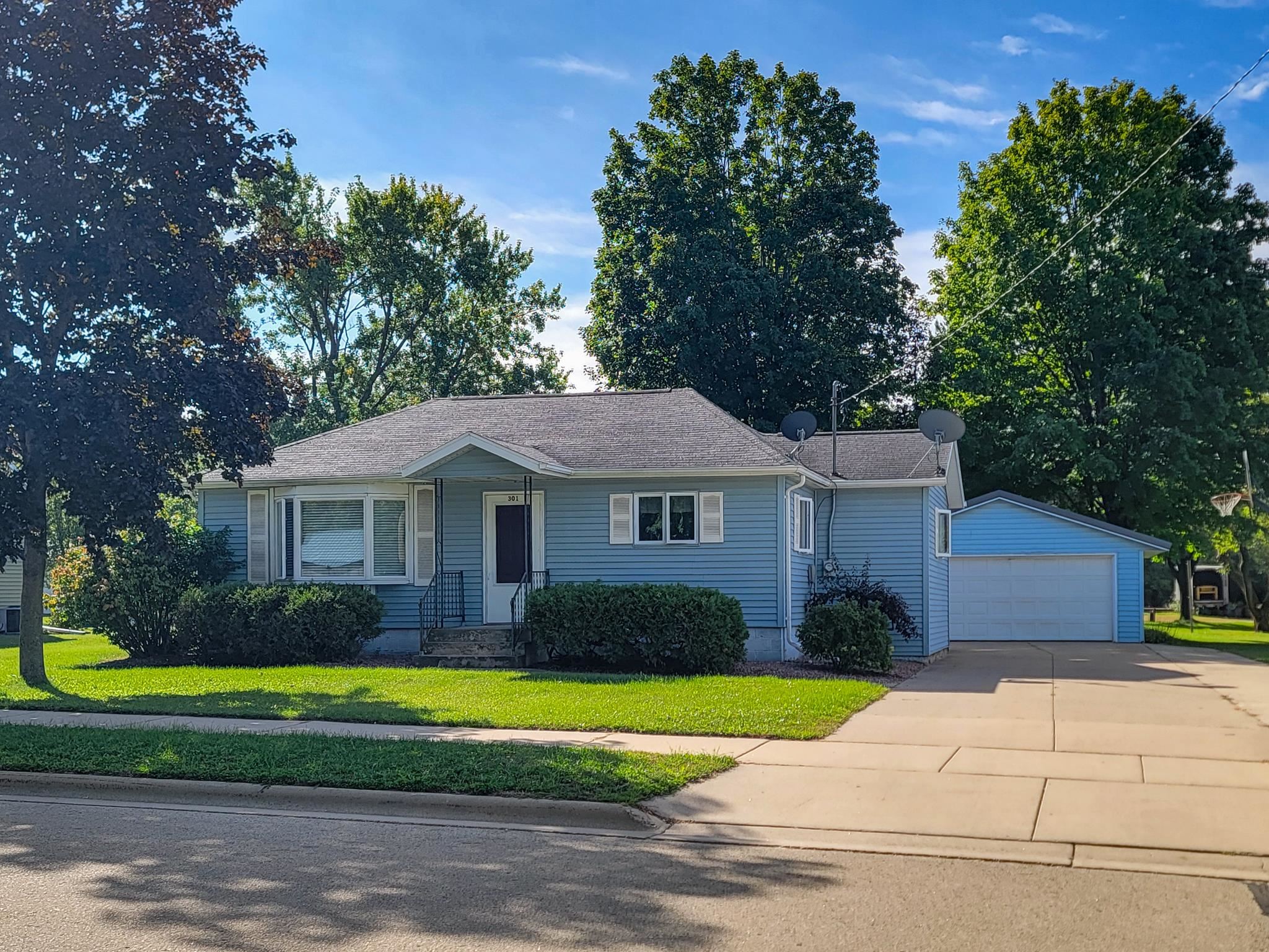 301 W HOWARD Street property preview photograph