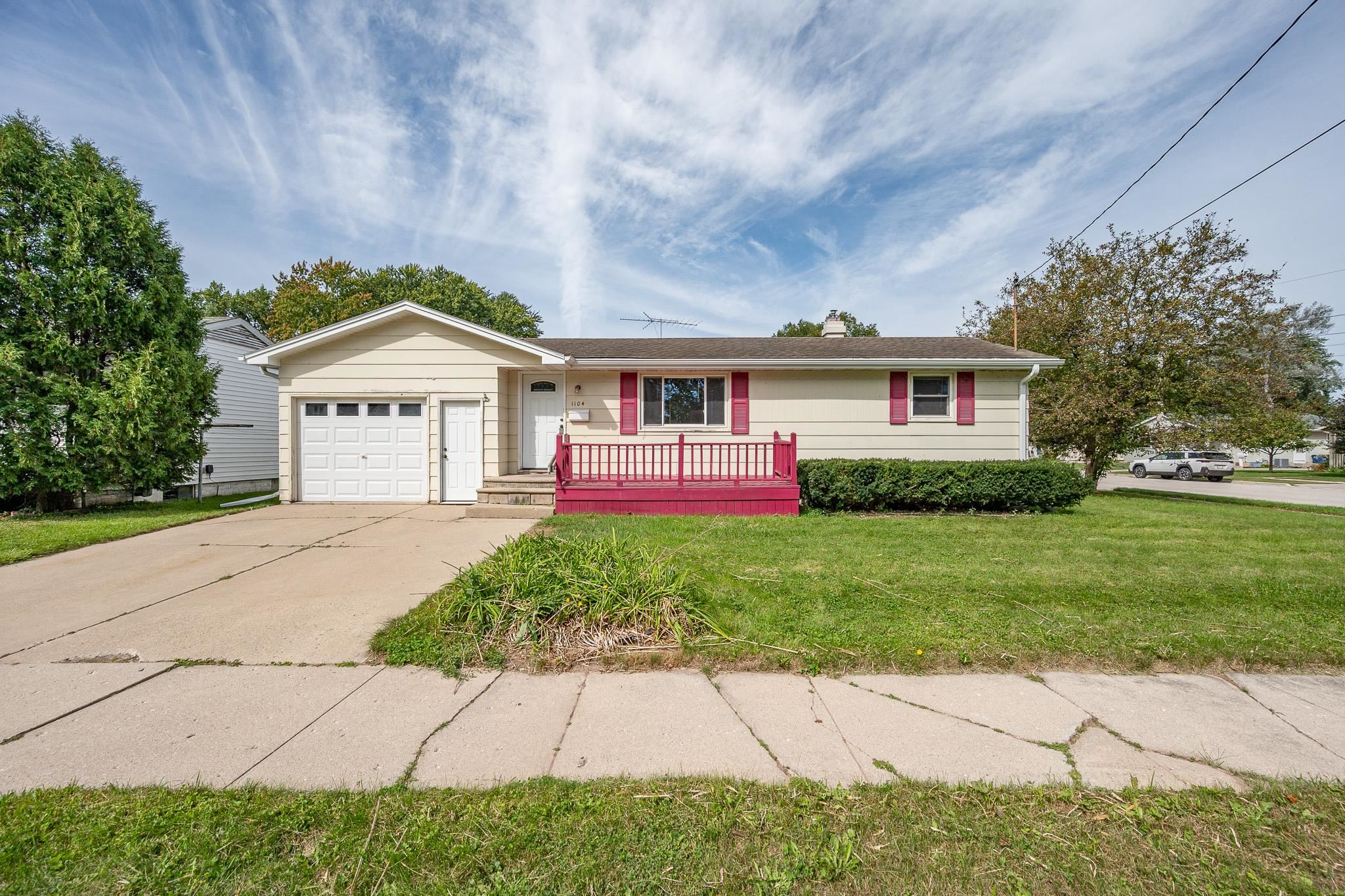 1104 SUYDAM Street property preview photograph