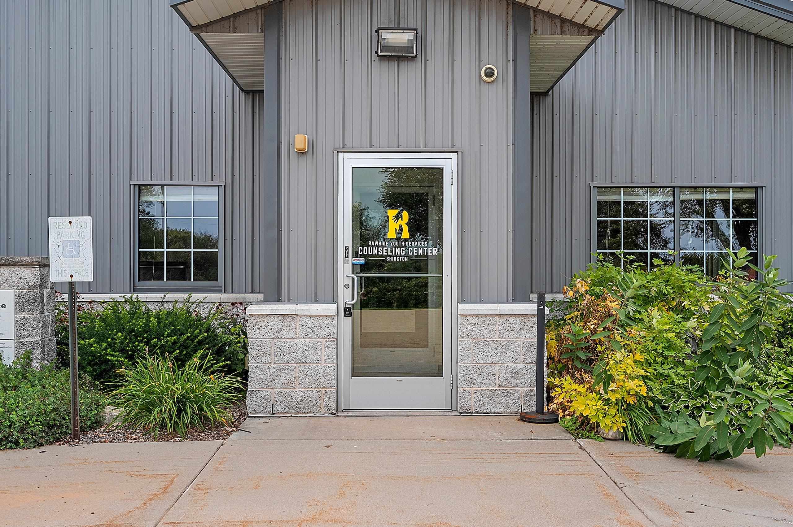 N5367 MAYFLOWER Roads property preview photograph