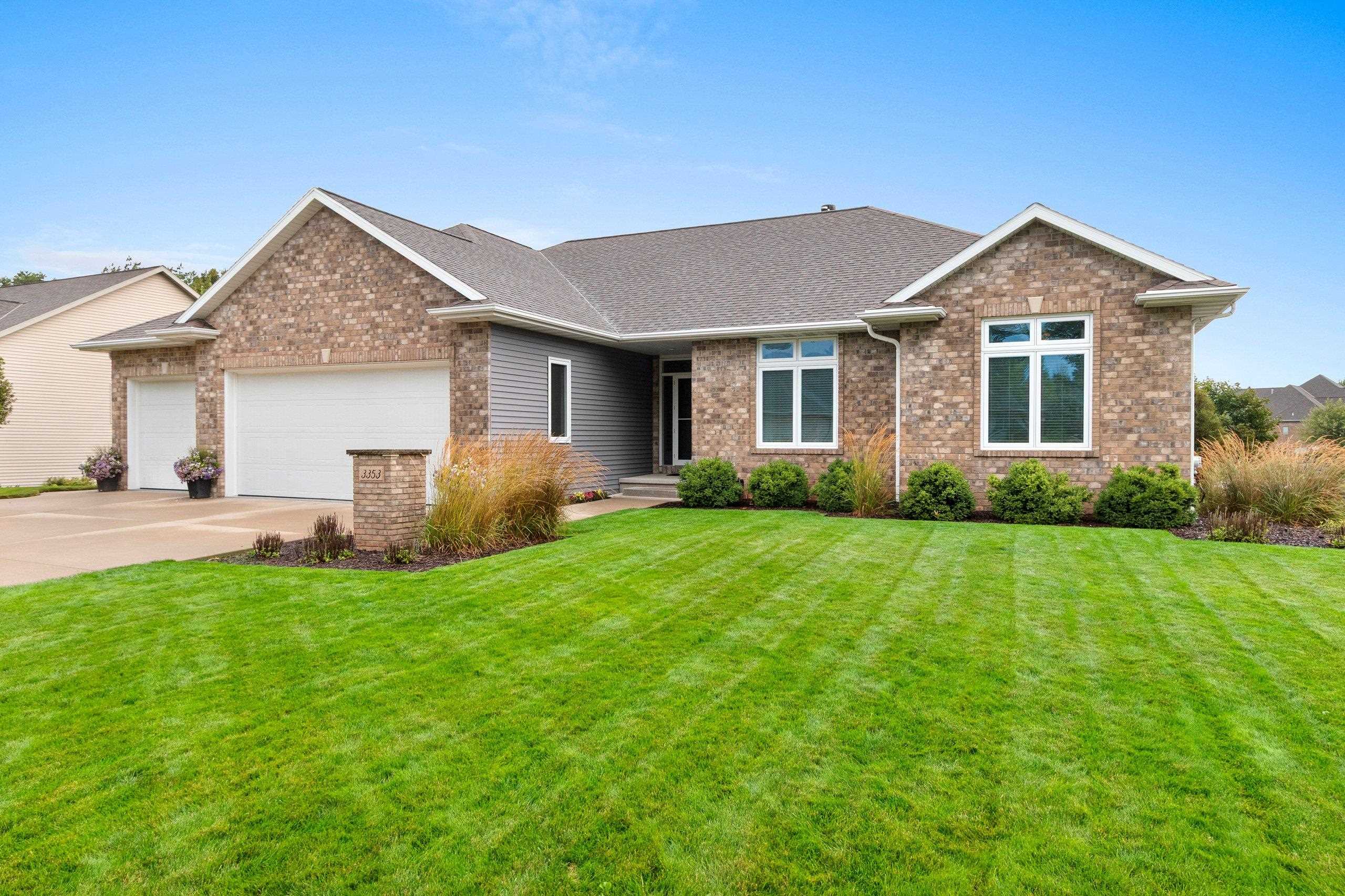 3353 LANGDON Street property preview photograph