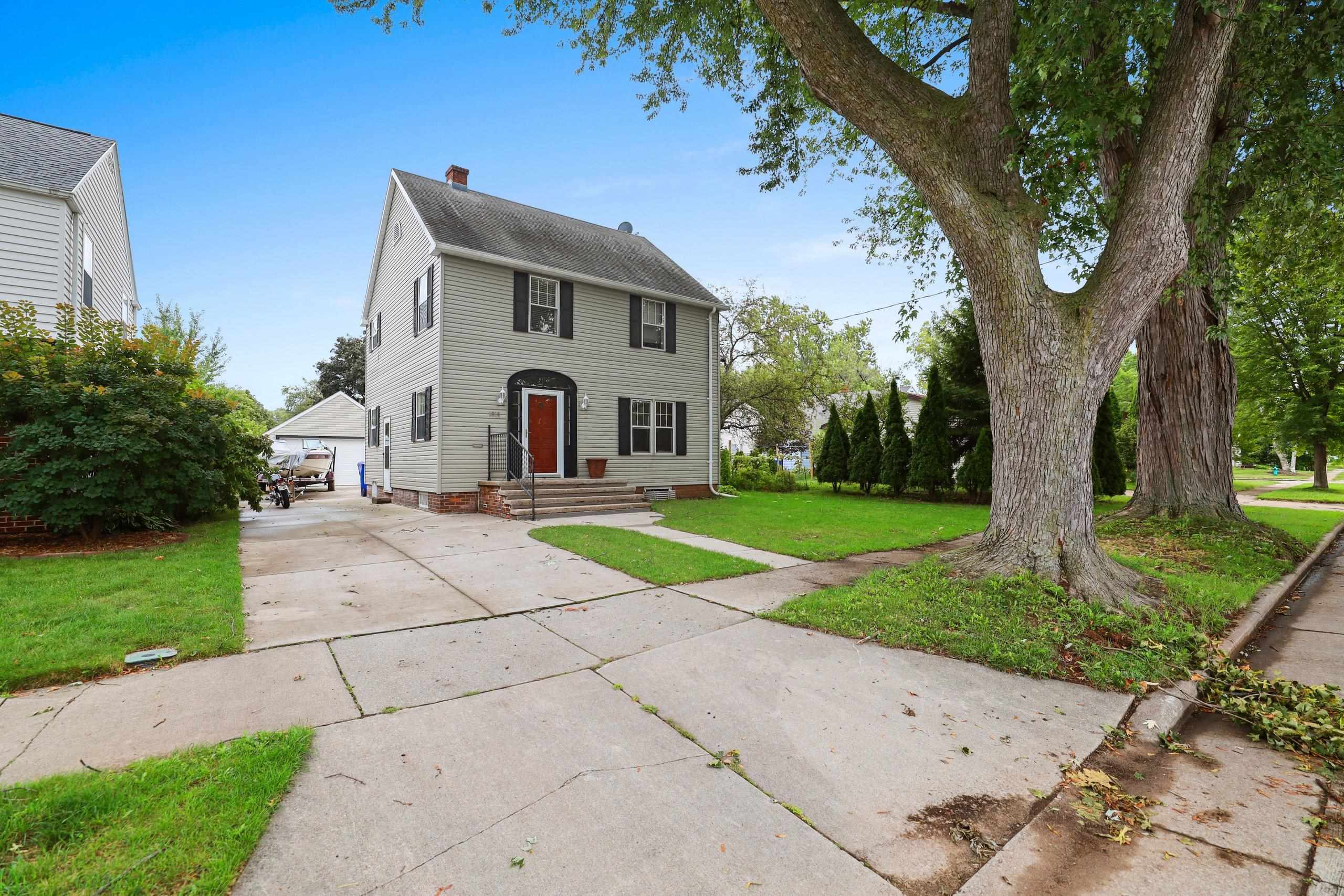 1816 N SUPERIOR Street property preview photograph