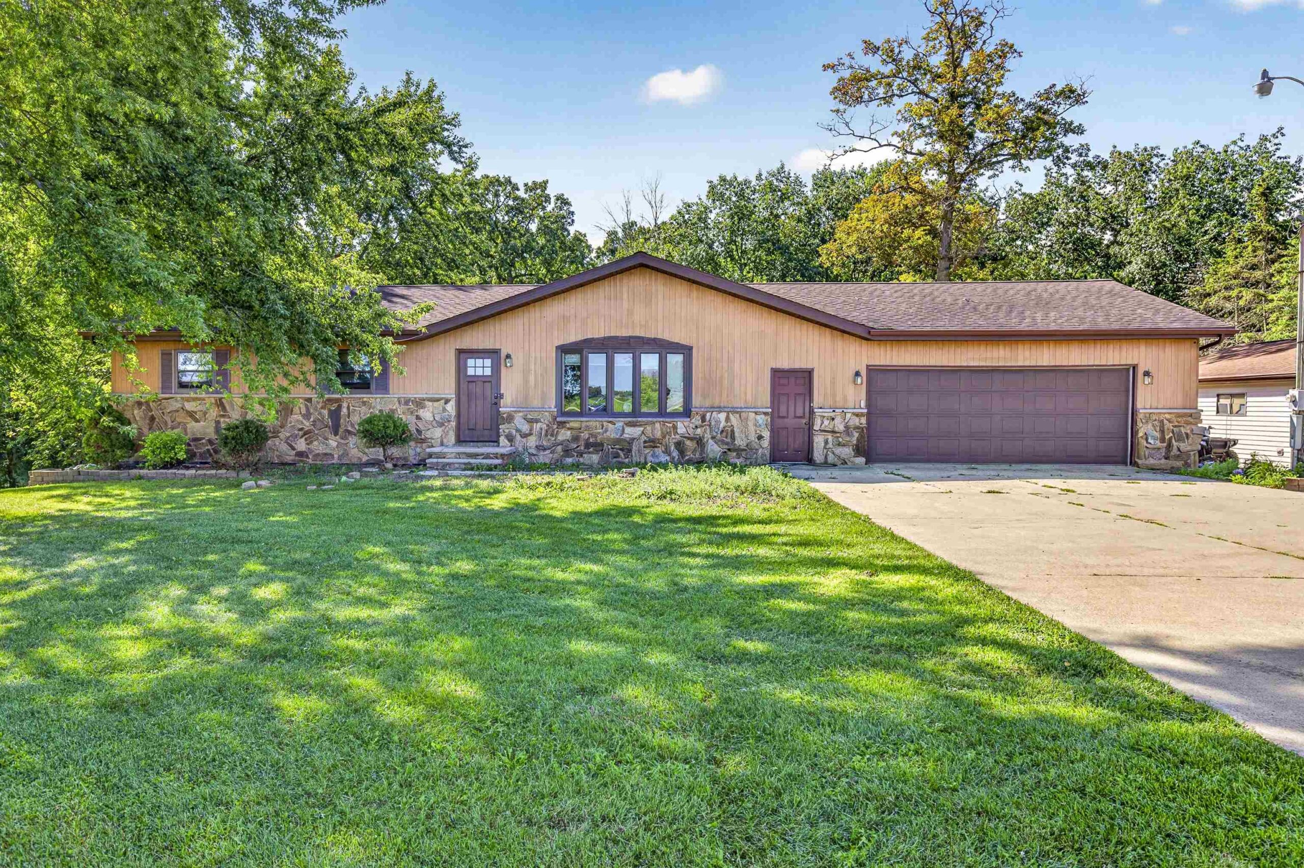 W487 COUNTY RD UU property preview photograph