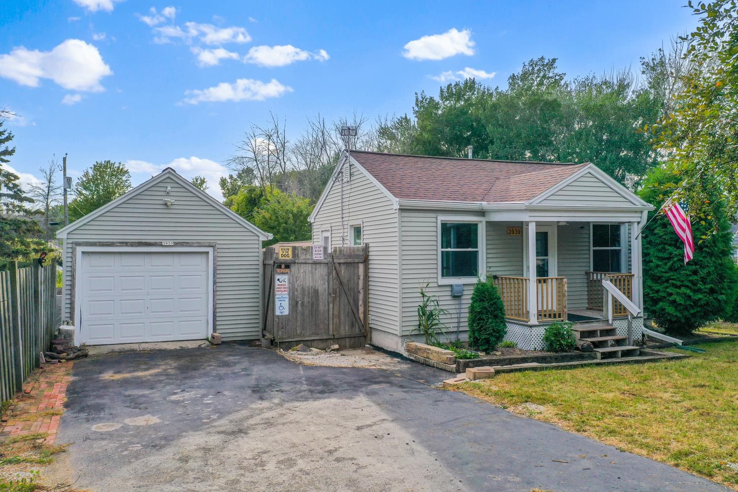 3939 AGAMAITE Road property preview photograph