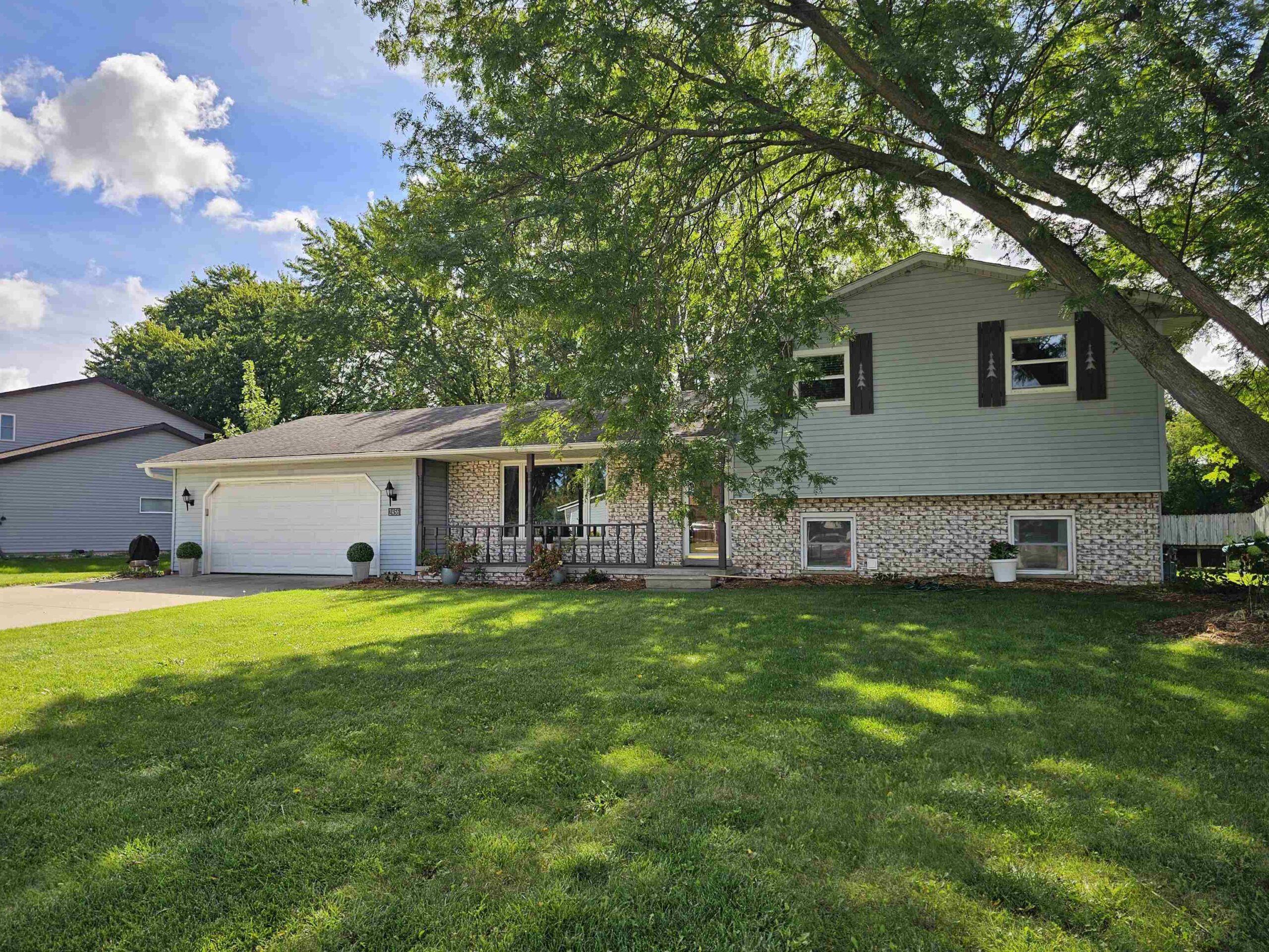 2456 HEATHER Road property preview photograph