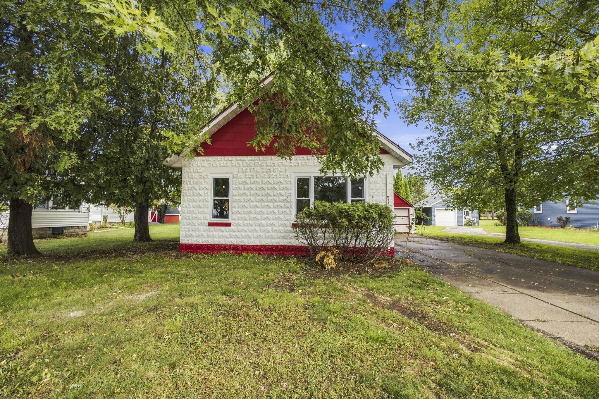 246 WOOD Avenue property preview photograph