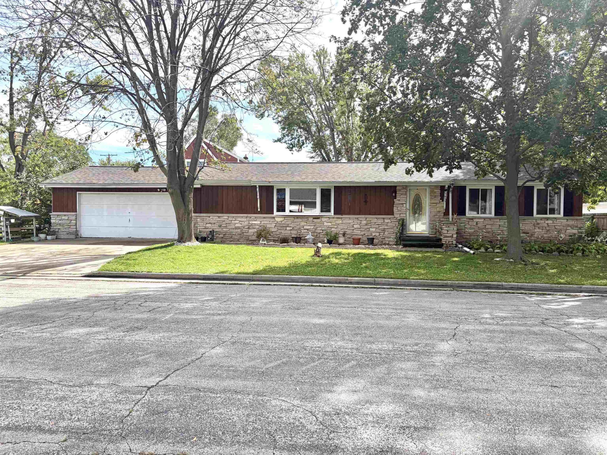 241 BUTTE DES MORTS Drive property preview photograph
