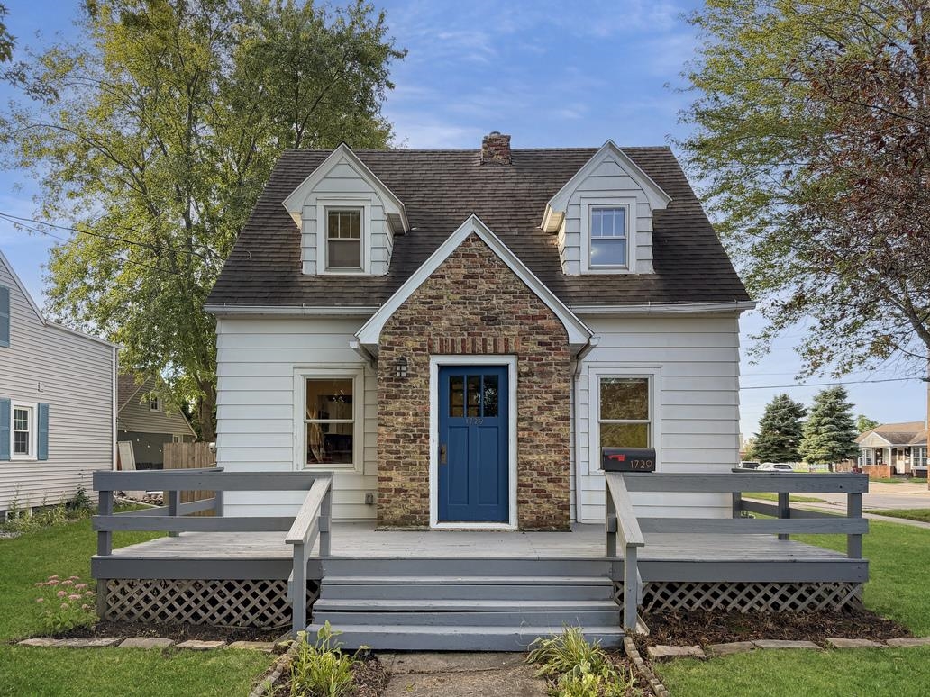 1729 W ROGERS Avenue property preview photograph