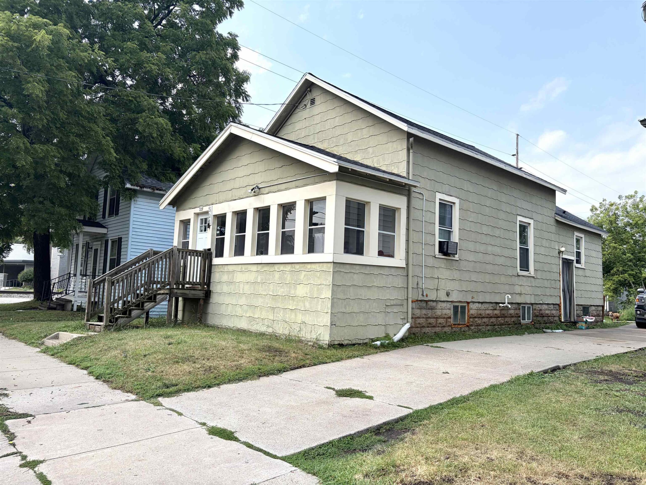 504 CEAPE Avenue property preview photograph