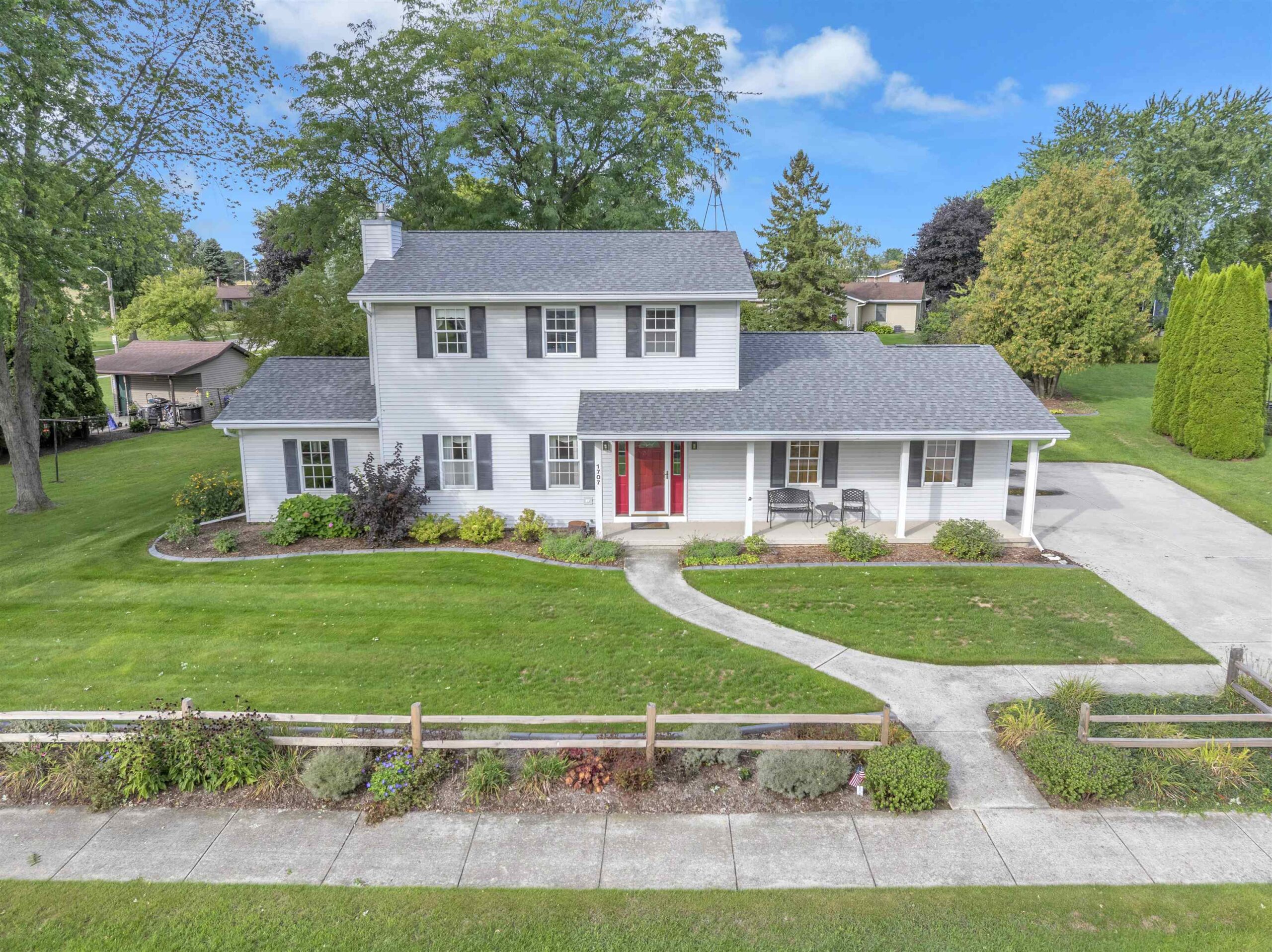 1707 PILGRIM Way property preview photograph