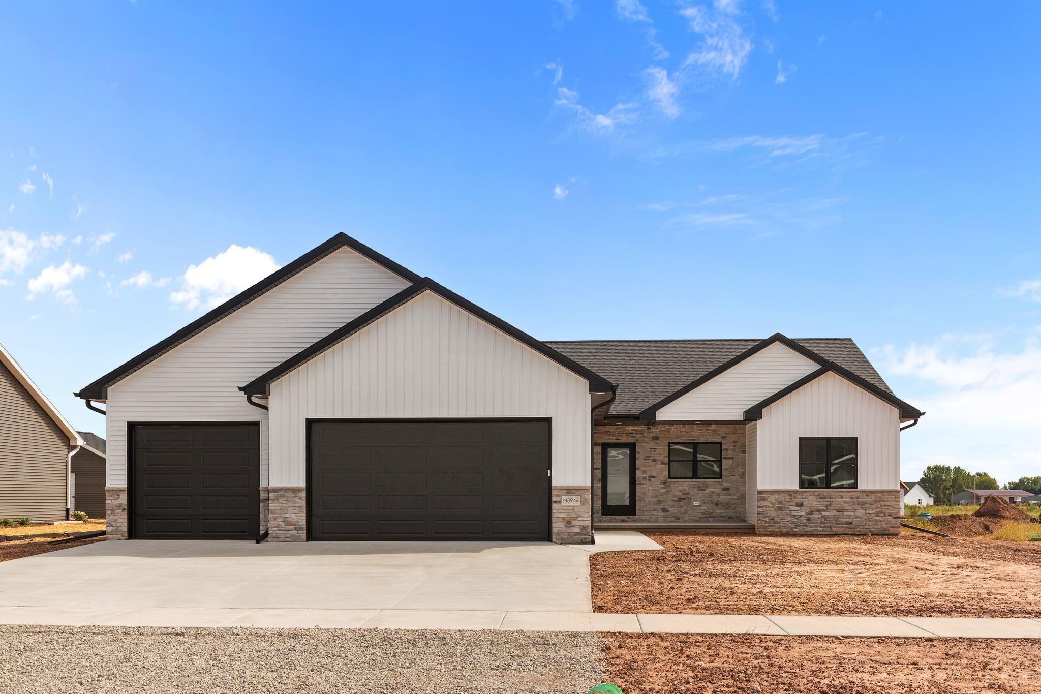 N3946 WETTERING Way property preview photograph